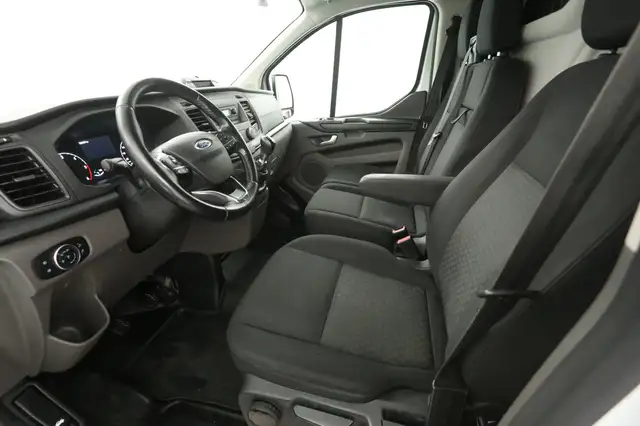 Ford Transit Custom view 22