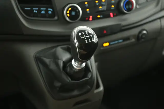 Ford Transit Custom view 21