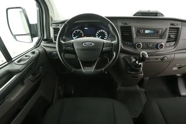 Ford Transit Custom view 2