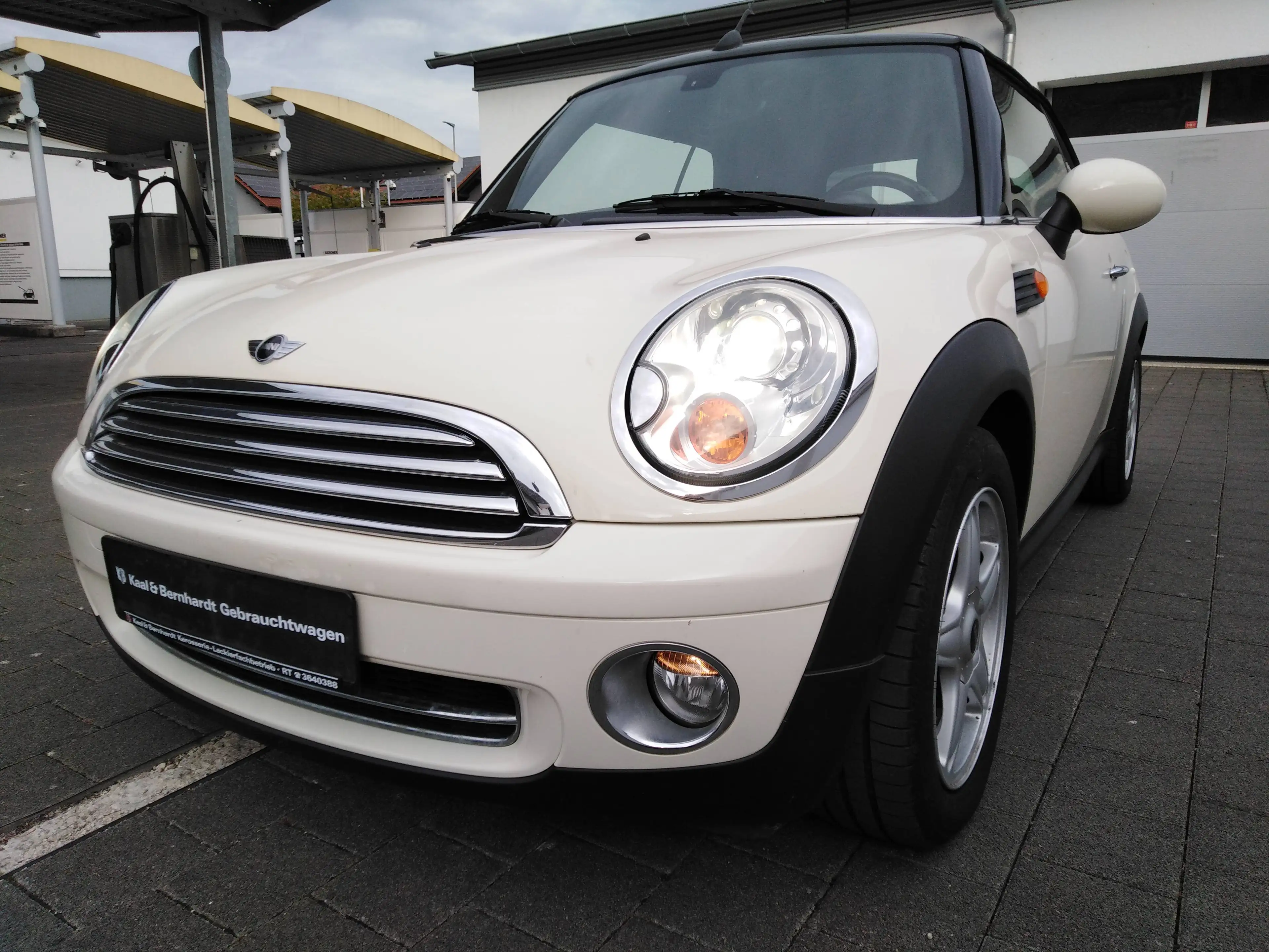 MINI Cooper Cabrio XENON-SITZHEIZUNG-TEILLEDER- TOP !!