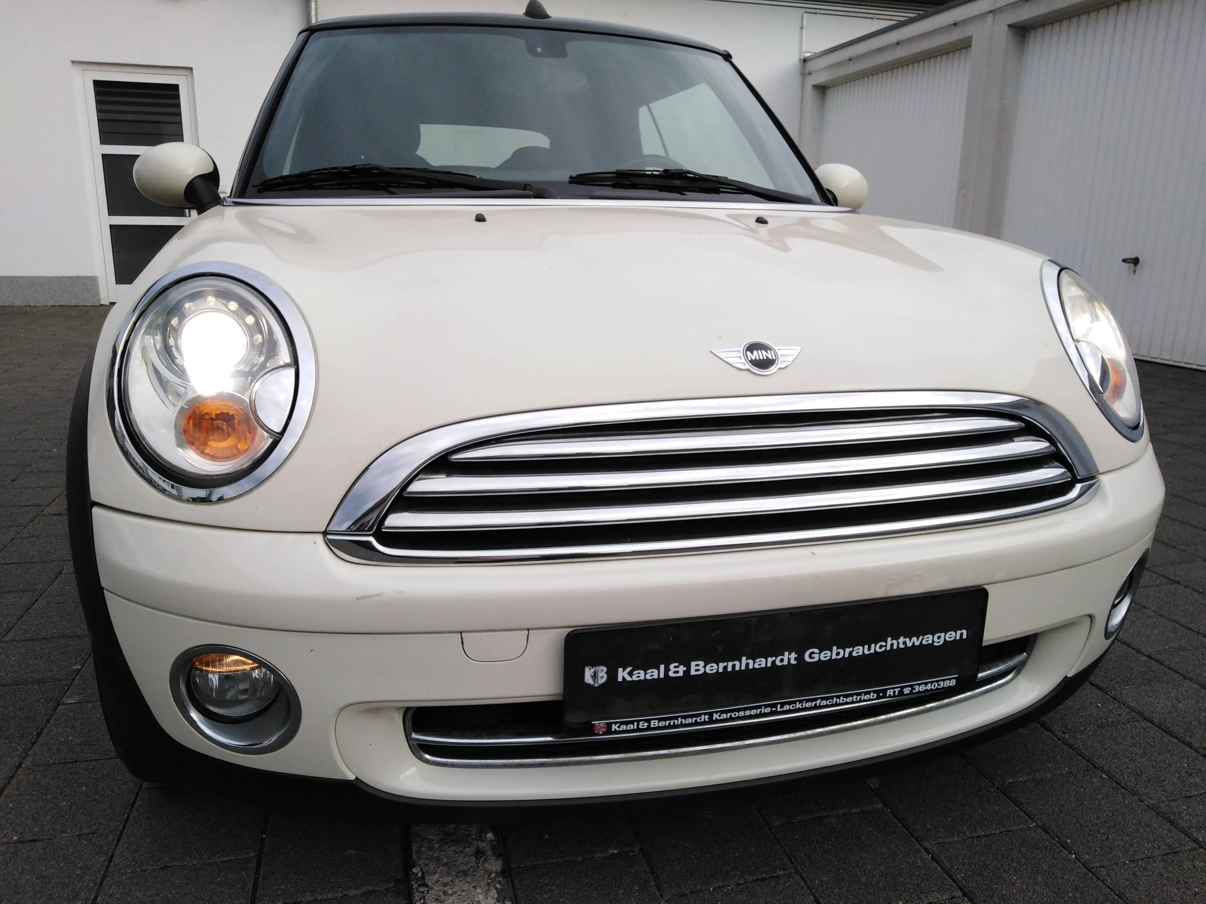 MINI Cooper Cabrio XENON-SITZHEIZUNG-TEILLEDER- TOP !! — photo 9