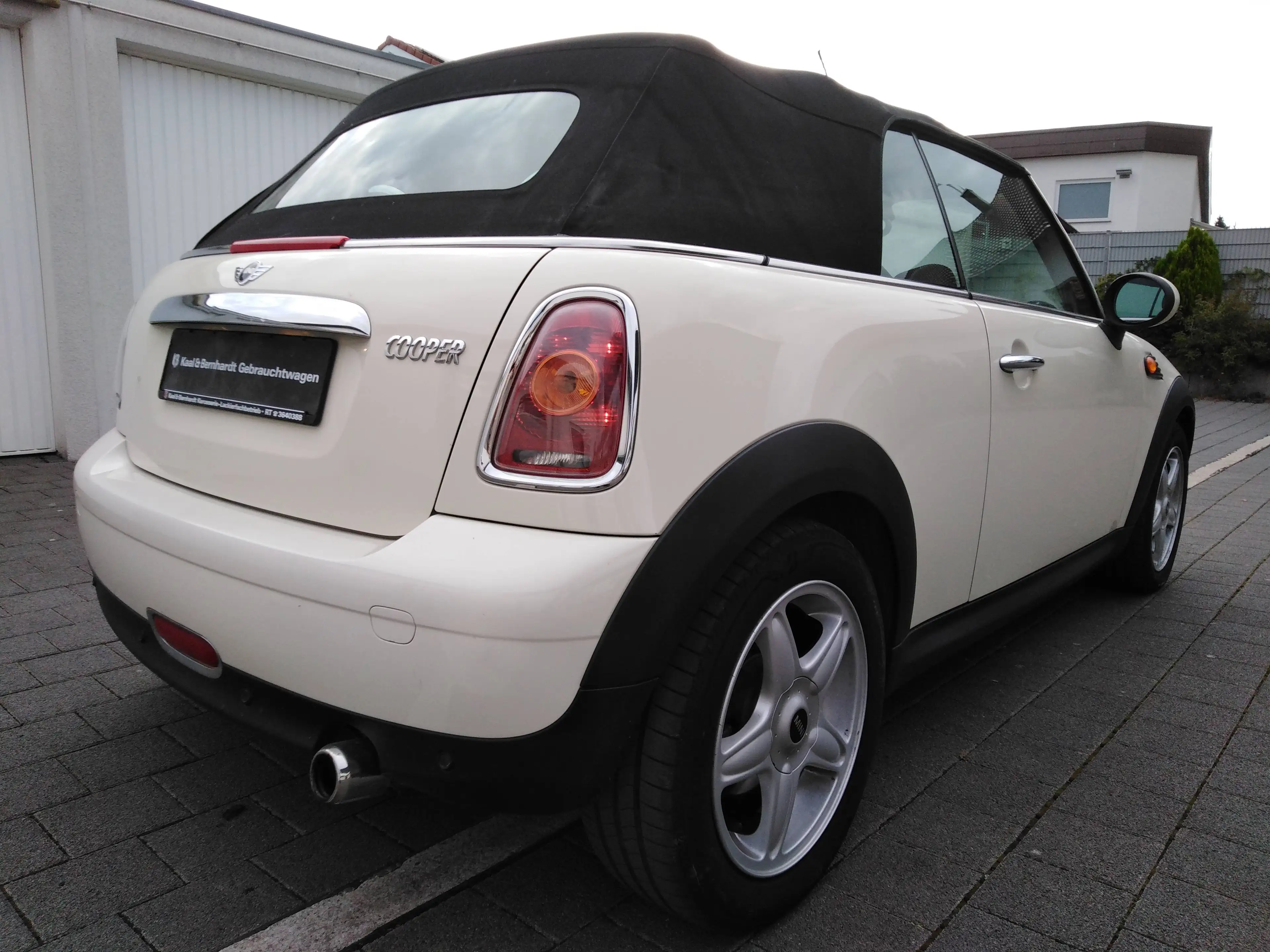 MINI Cooper Cabrio XENON-SITZHEIZUNG-TEILLEDER- TOP !! — photo 6