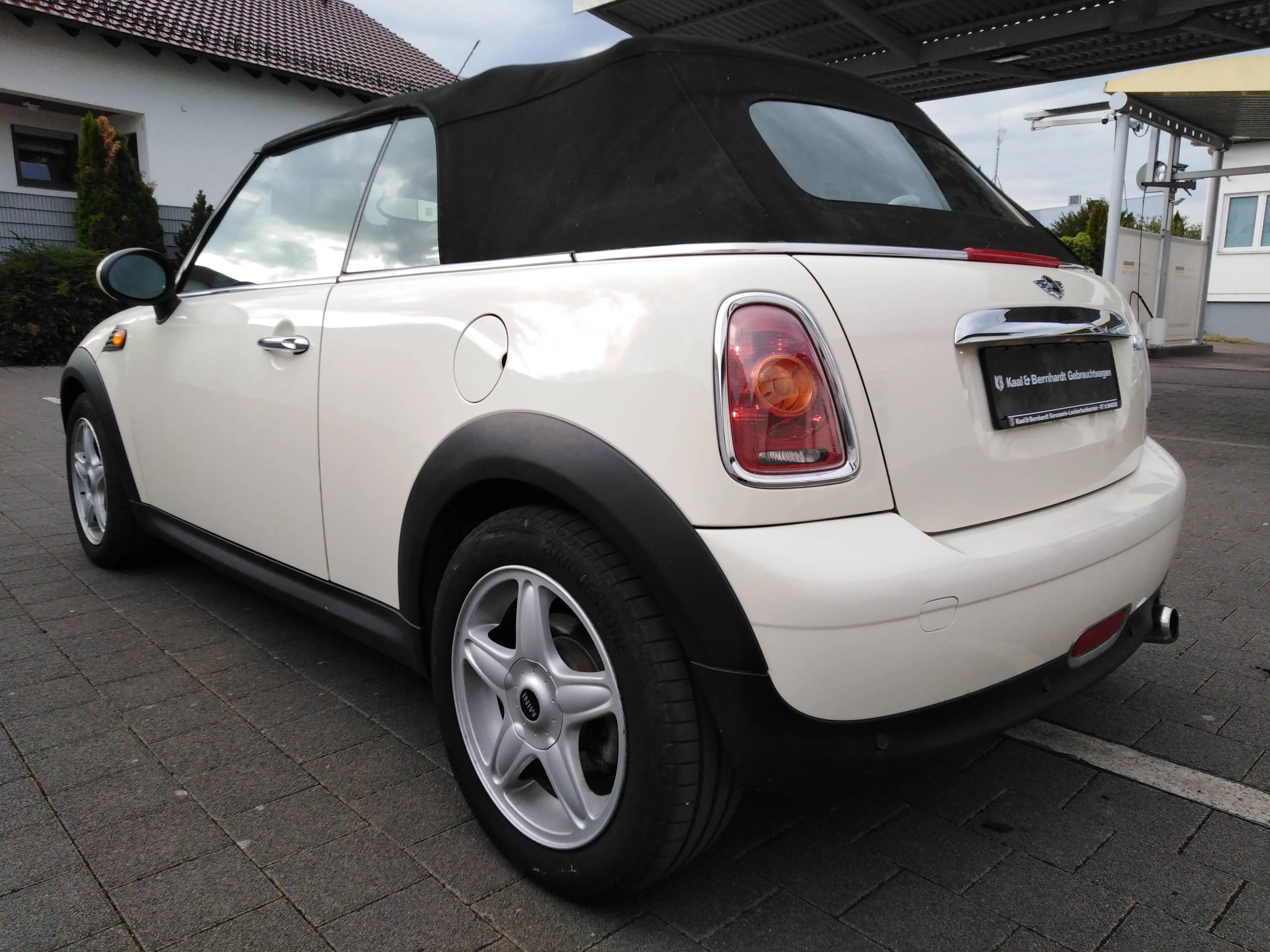 MINI Cooper Cabrio XENON-SITZHEIZUNG-TEILLEDER- TOP !! — photo 4