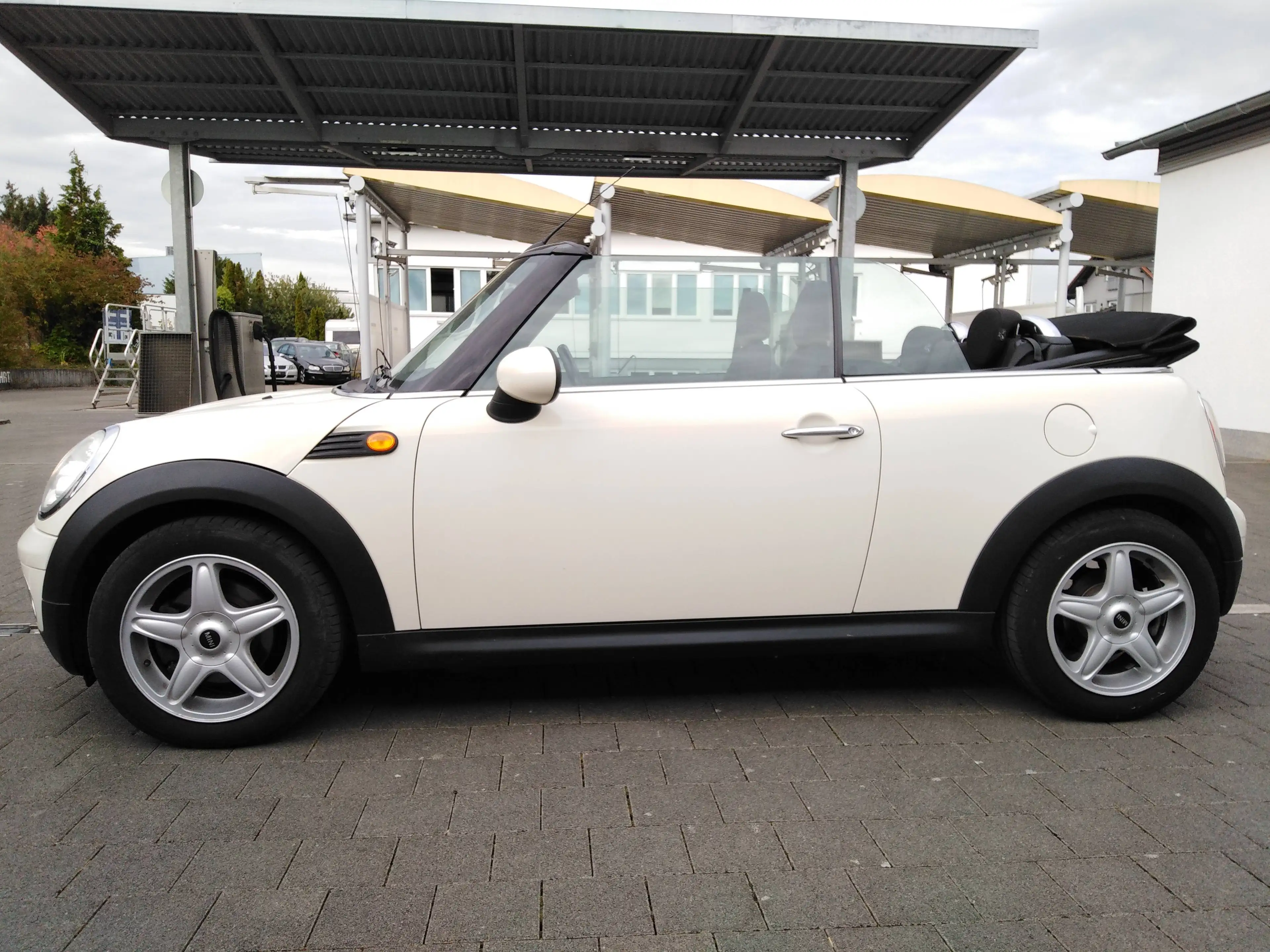 MINI Cooper Cabrio XENON-SITZHEIZUNG-TEILLEDER- TOP !! — photo 3