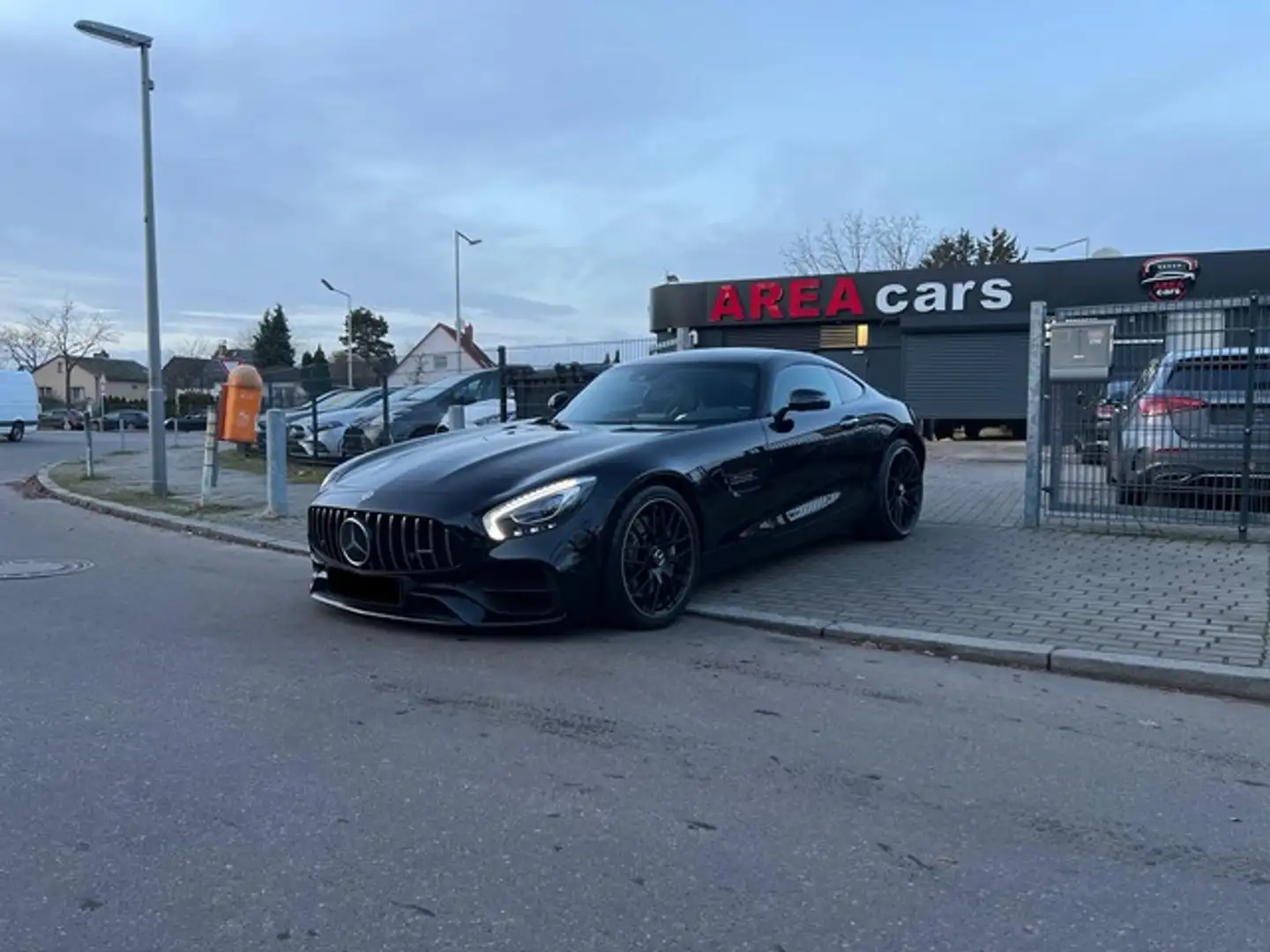 Mercedes-Benz AMG GT Coupe *PANO*PERF.ABGAS*PERF.SITZ*BURM*KAM* Schwarz - 2