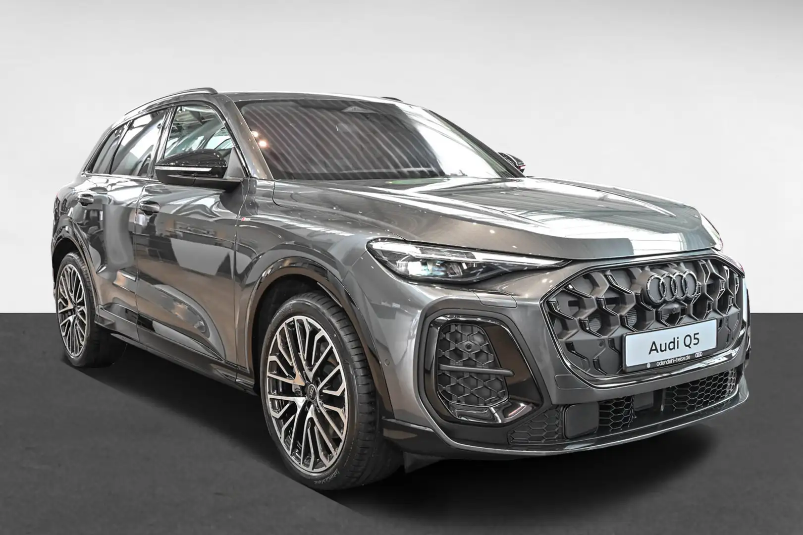 Audi Q5 SUV edition one mit Akzenten Schwarz TDI quattr Grau - 2
