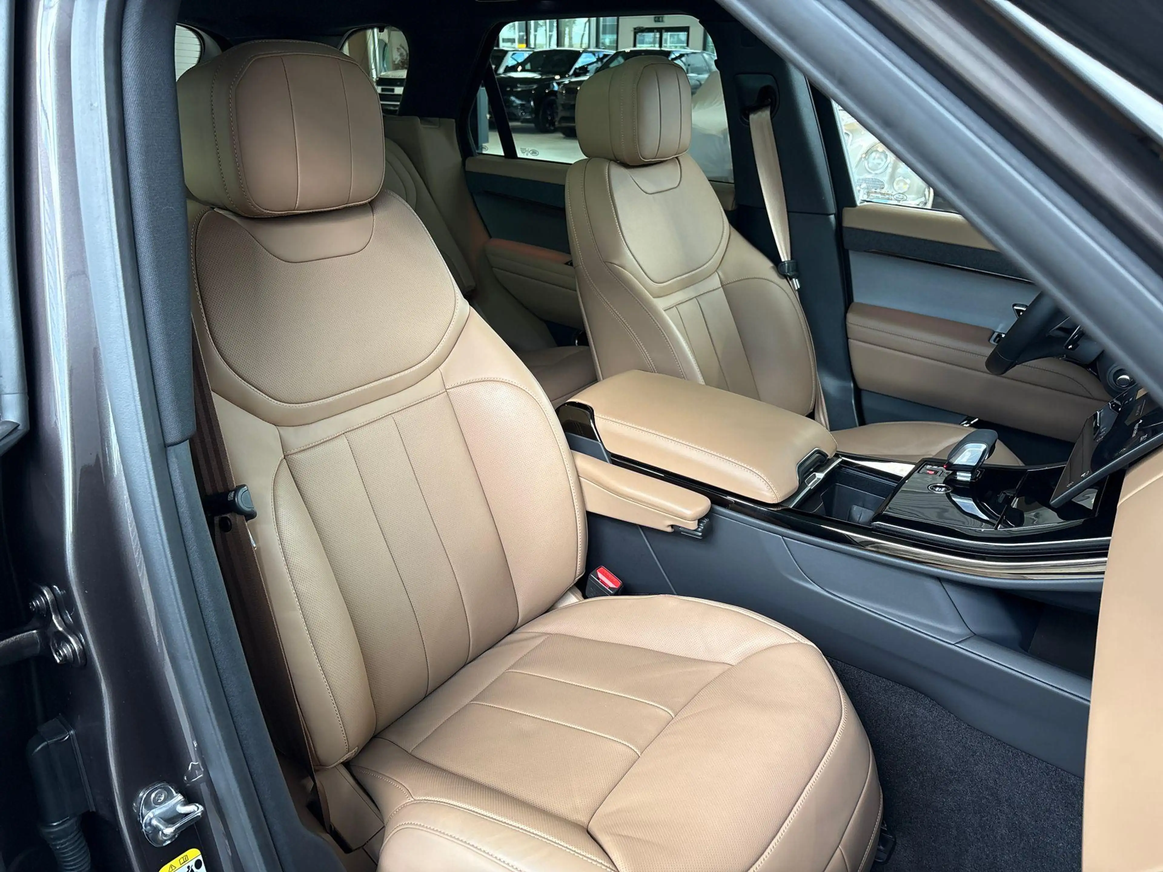Land Rover Range Rover Sport 3.0 P460e SE -PANO.DAK|22"LM|COLD CLIMATE PACK — photo 10