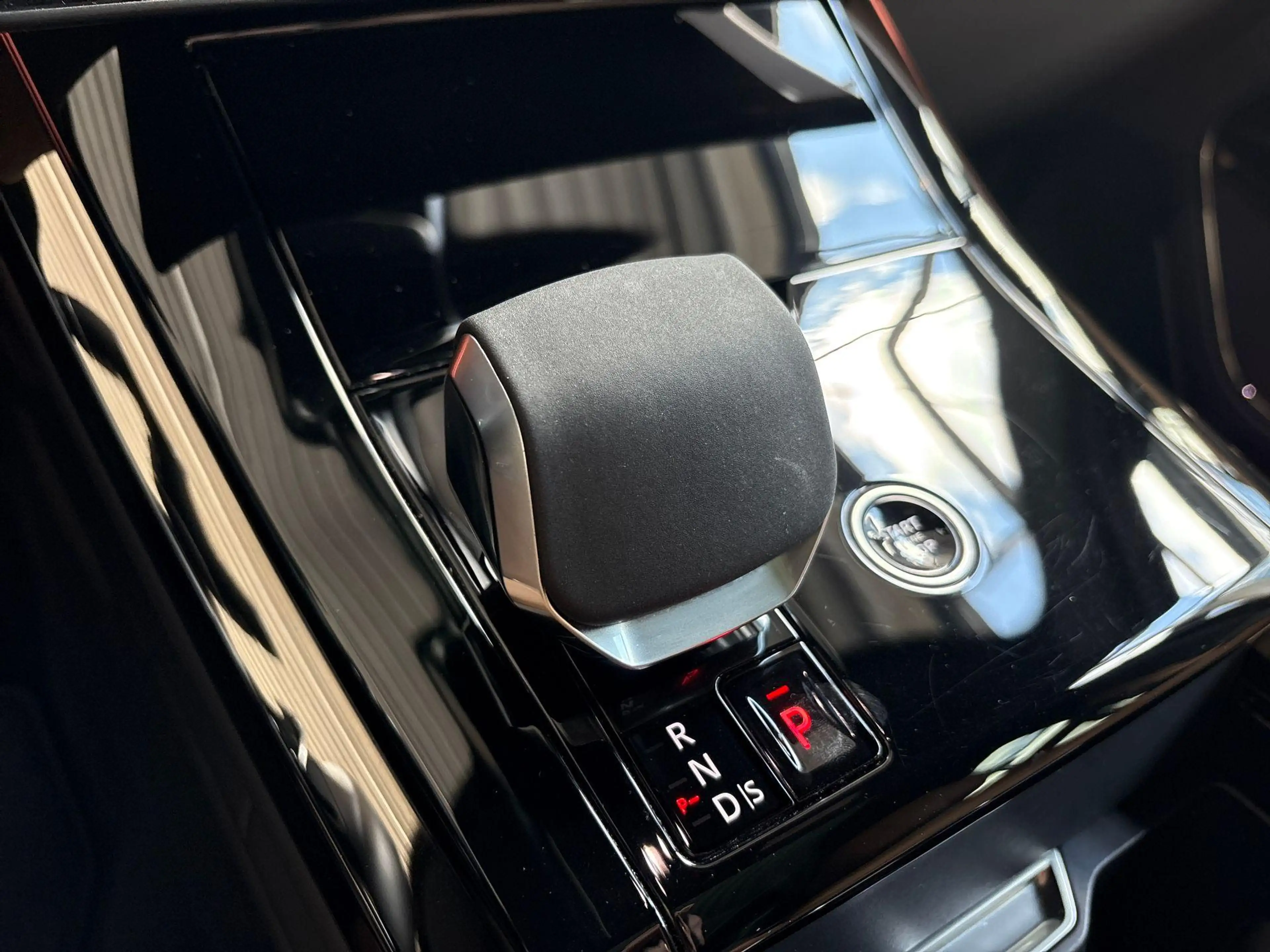 Land Rover Range Rover Sport 3.0 P460e SE -PANO.DAK|22"LM|COLD CLIMATE PACK — photo 15