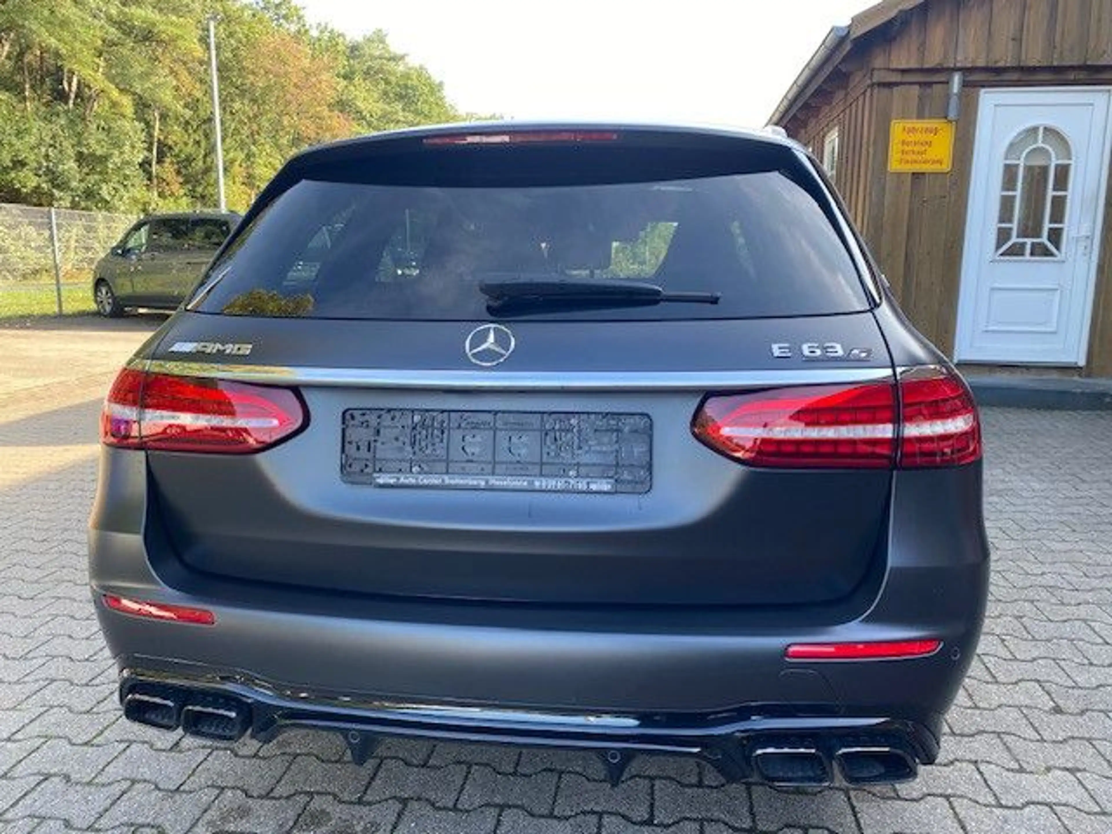 Mercedes-Benz E 63 AMG E 63 S AMG Final Edition V8 Biturbo 1 of 999 — photo 6