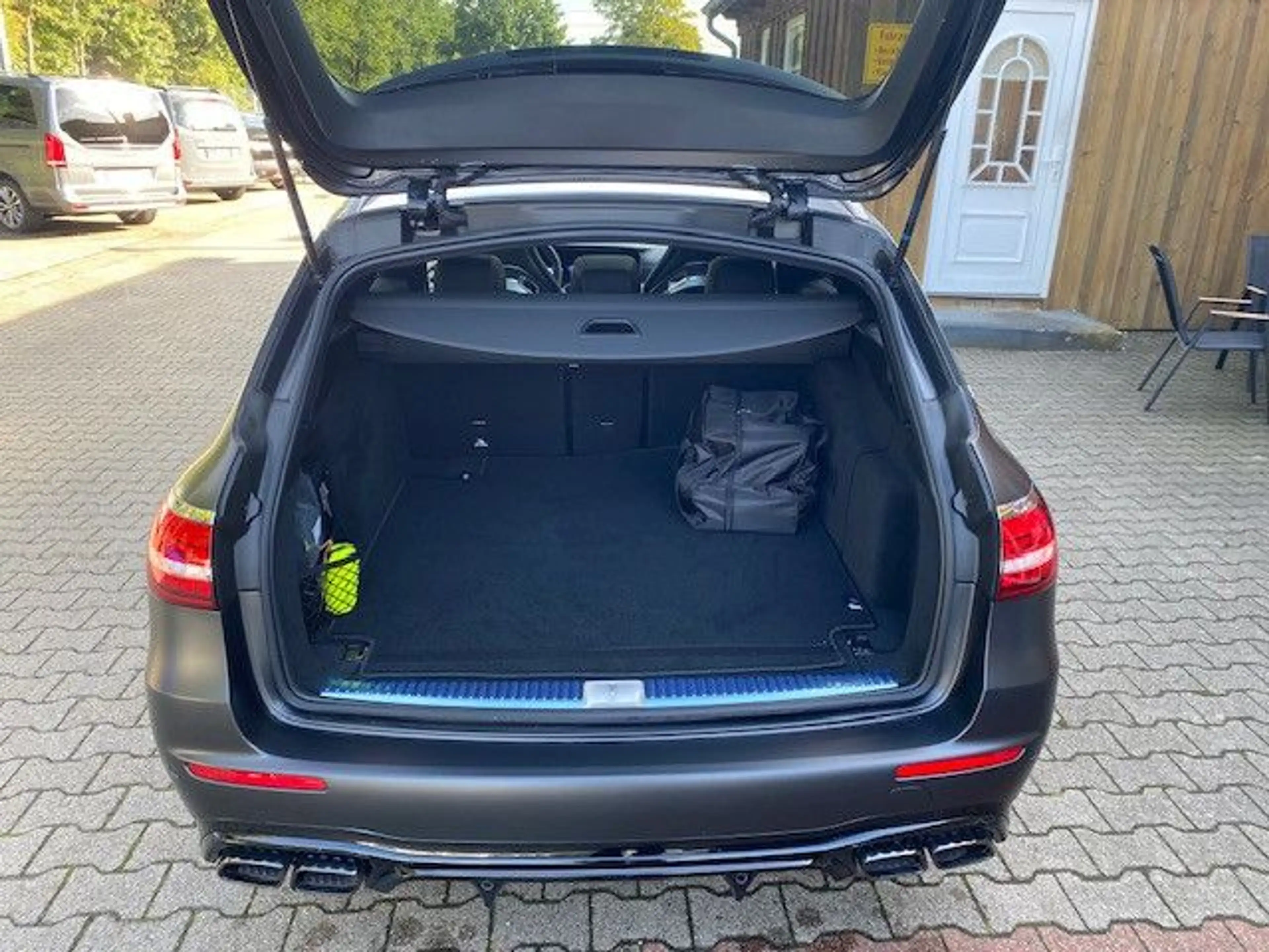 Mercedes-Benz E 63 AMG E 63 S AMG Final Edition V8 Biturbo 1 of 999 — photo 7