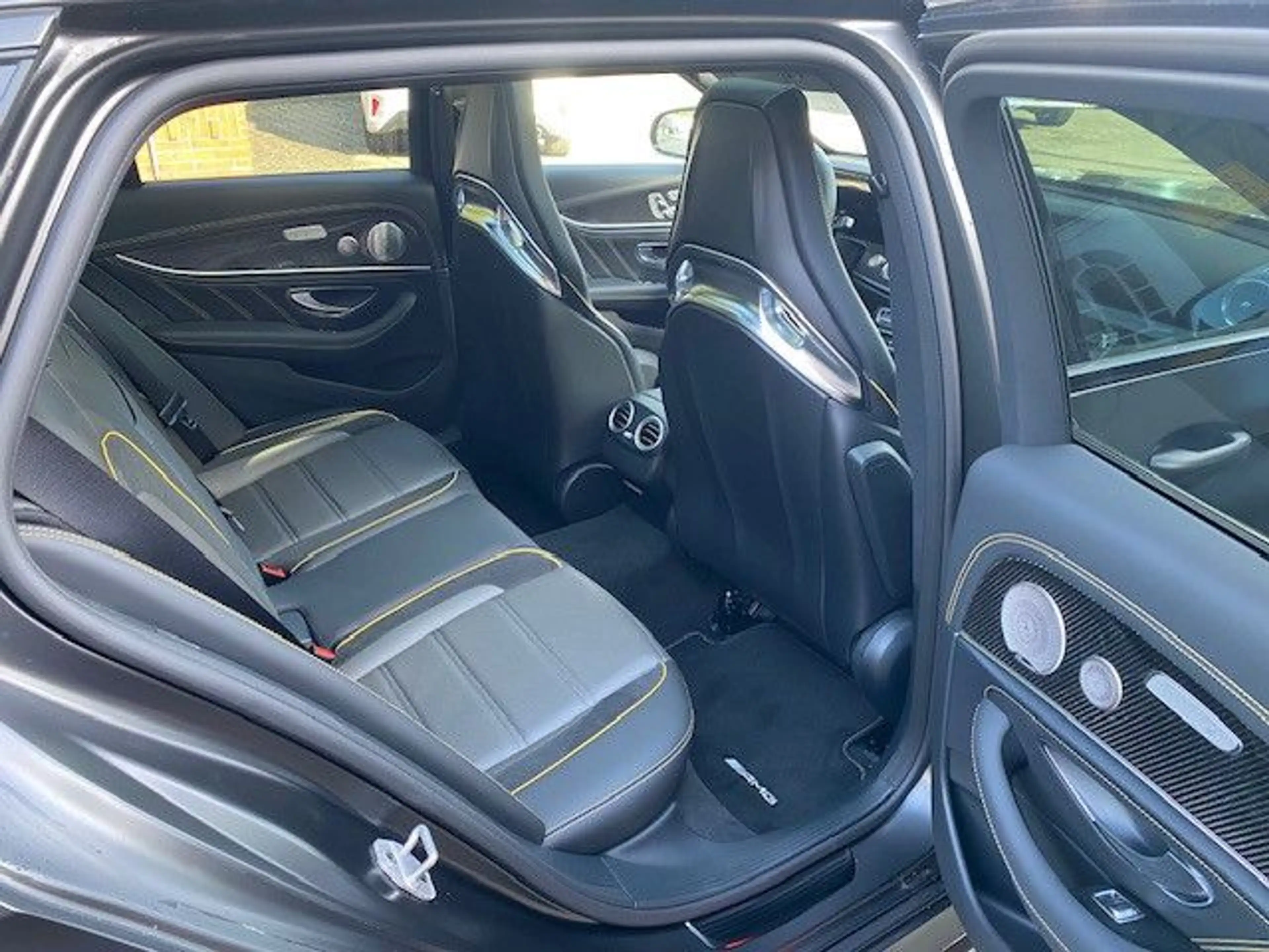 Mercedes-Benz E 63 AMG E 63 S AMG Final Edition V8 Biturbo 1 of 999 — photo 11