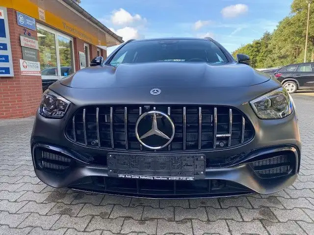 Mercedes-Benz E 63 AMG