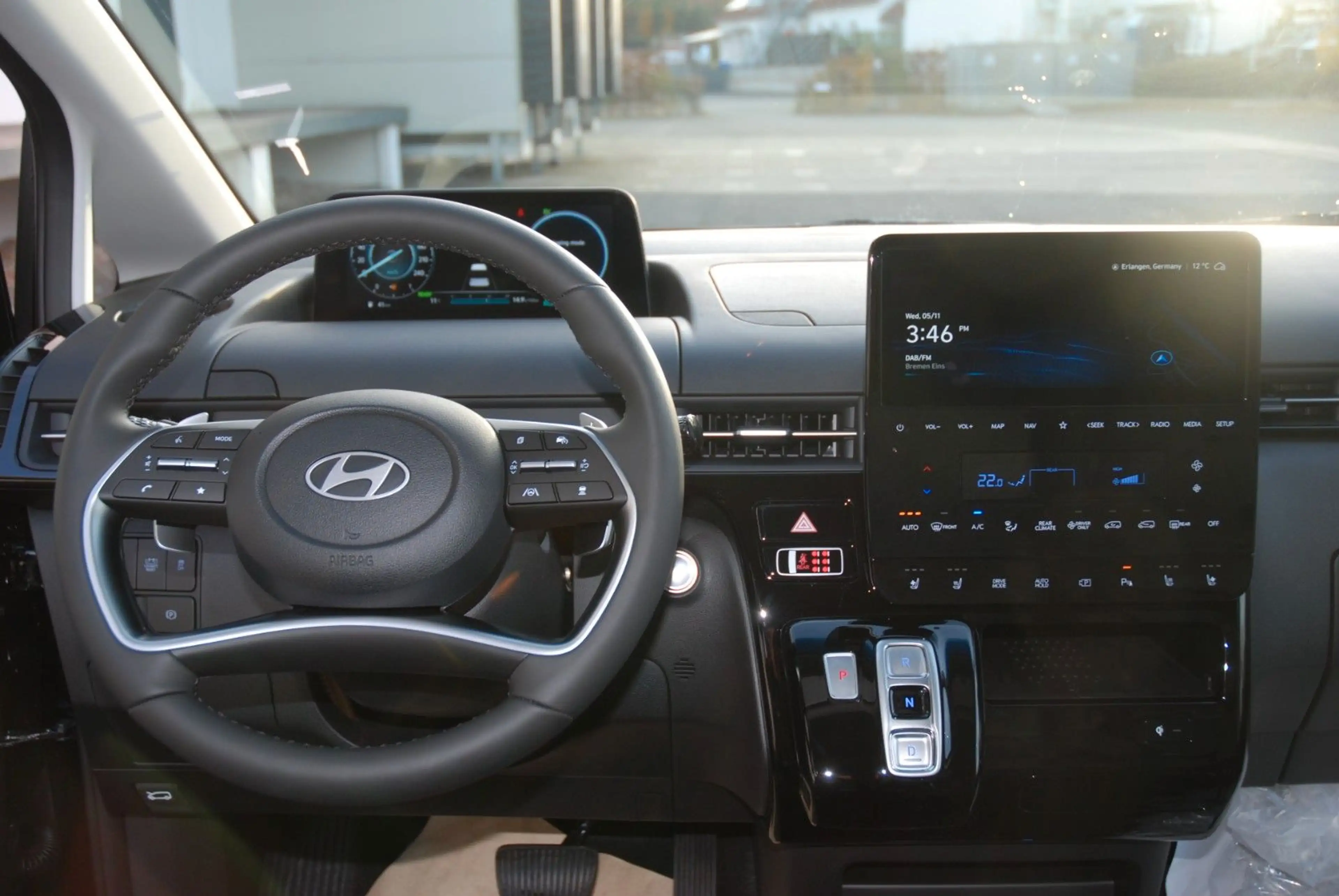 Hyundai STARIA 1.6 T-GDI Hybrid Prime Pano Parkpaket — photo 9