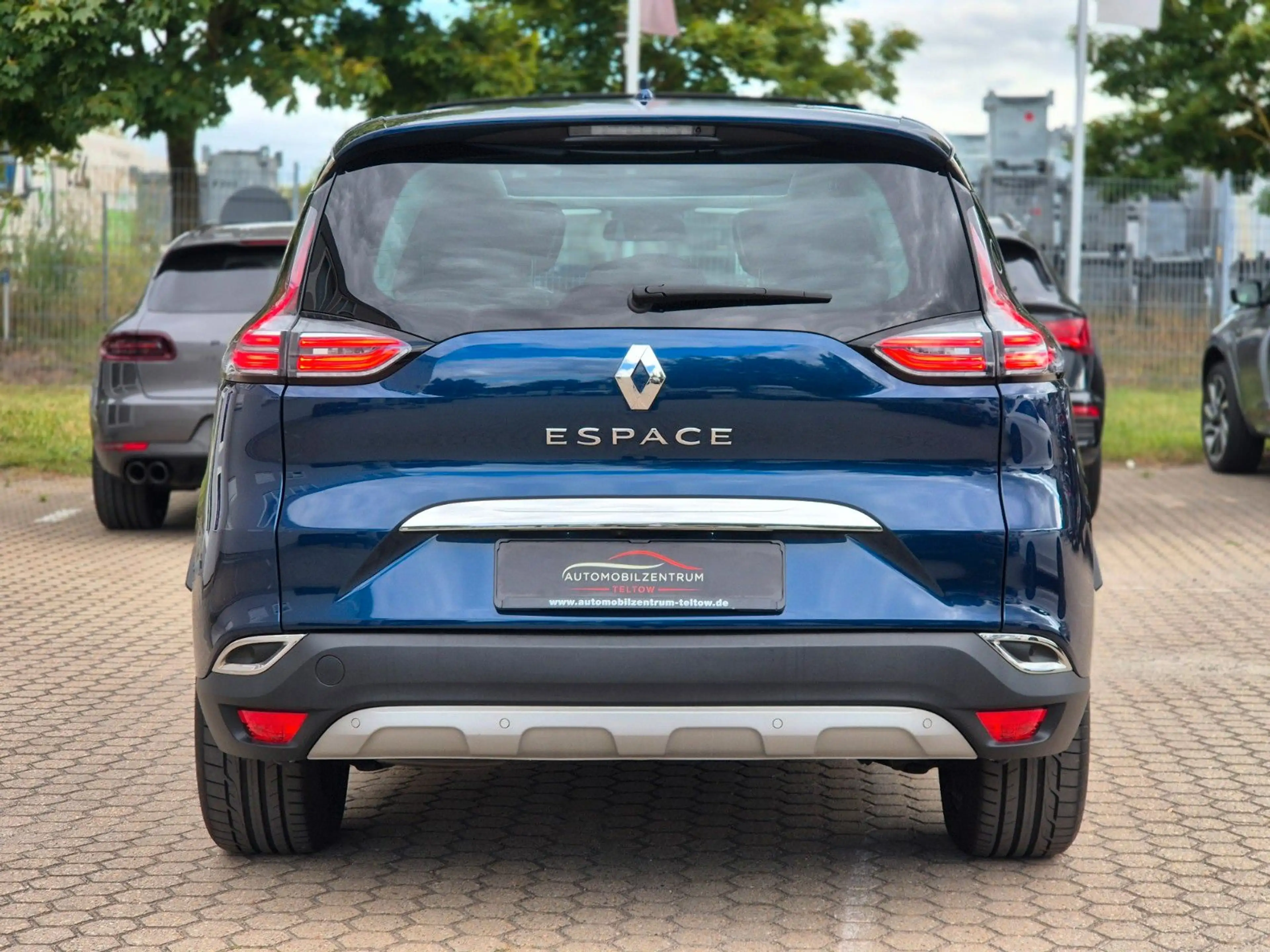 Renault Espace 1.8 TCe Initiale Paris Vollausstattung — photo 13
