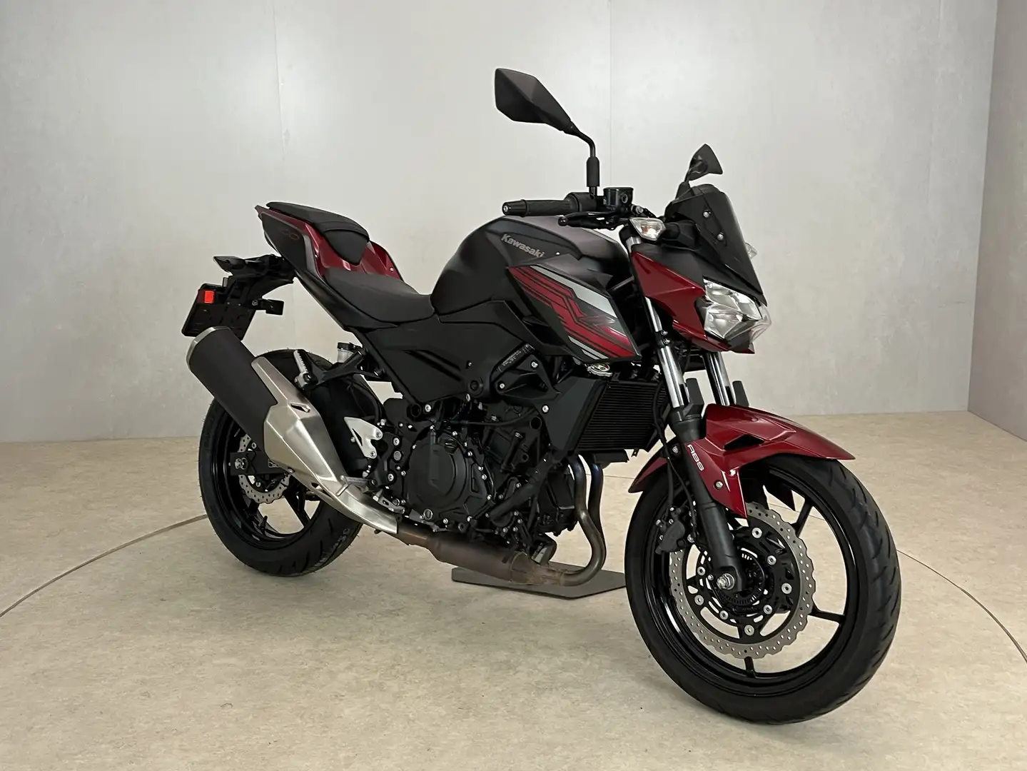 Kawasaki Z 400 ABS Rosso - 2
