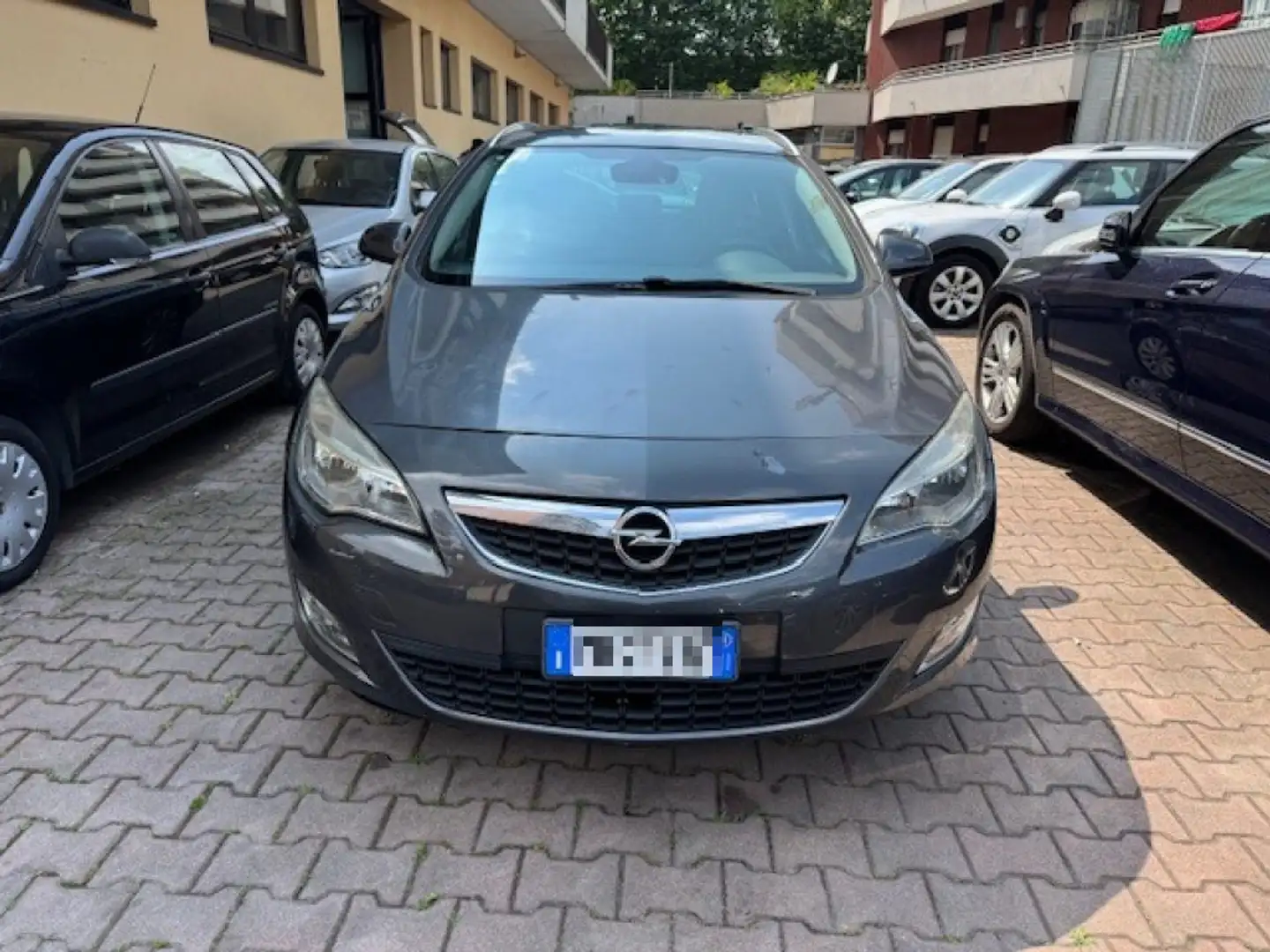 Opel Astra 1.7 CDTI 110CV Sports Tourer Elective Grigio - 2