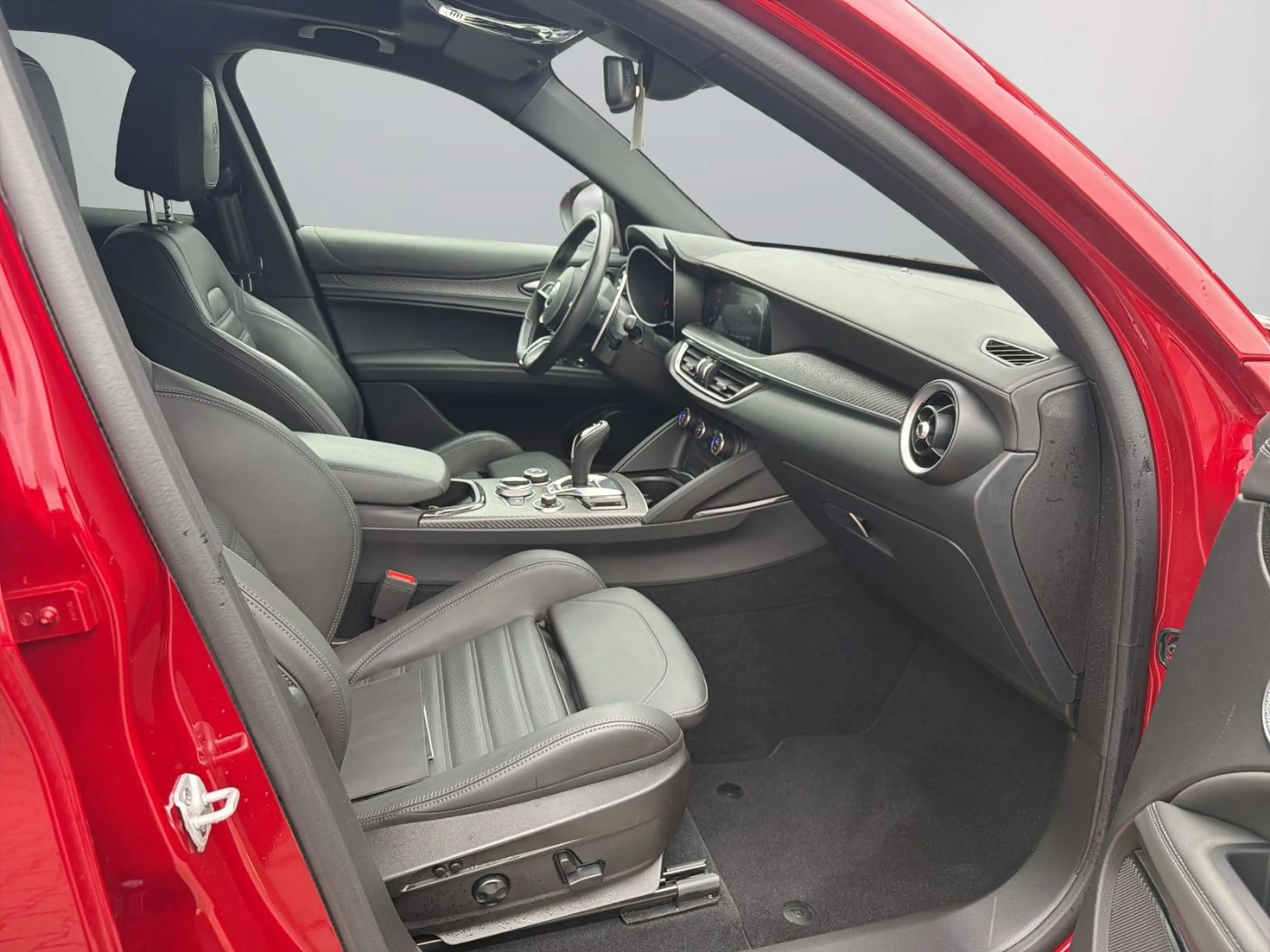 Alfa Romeo Stelvio 2.9 V6 Bi-Turbo QUADRIFOGLIO ACC+LED+SHZ — photo 9