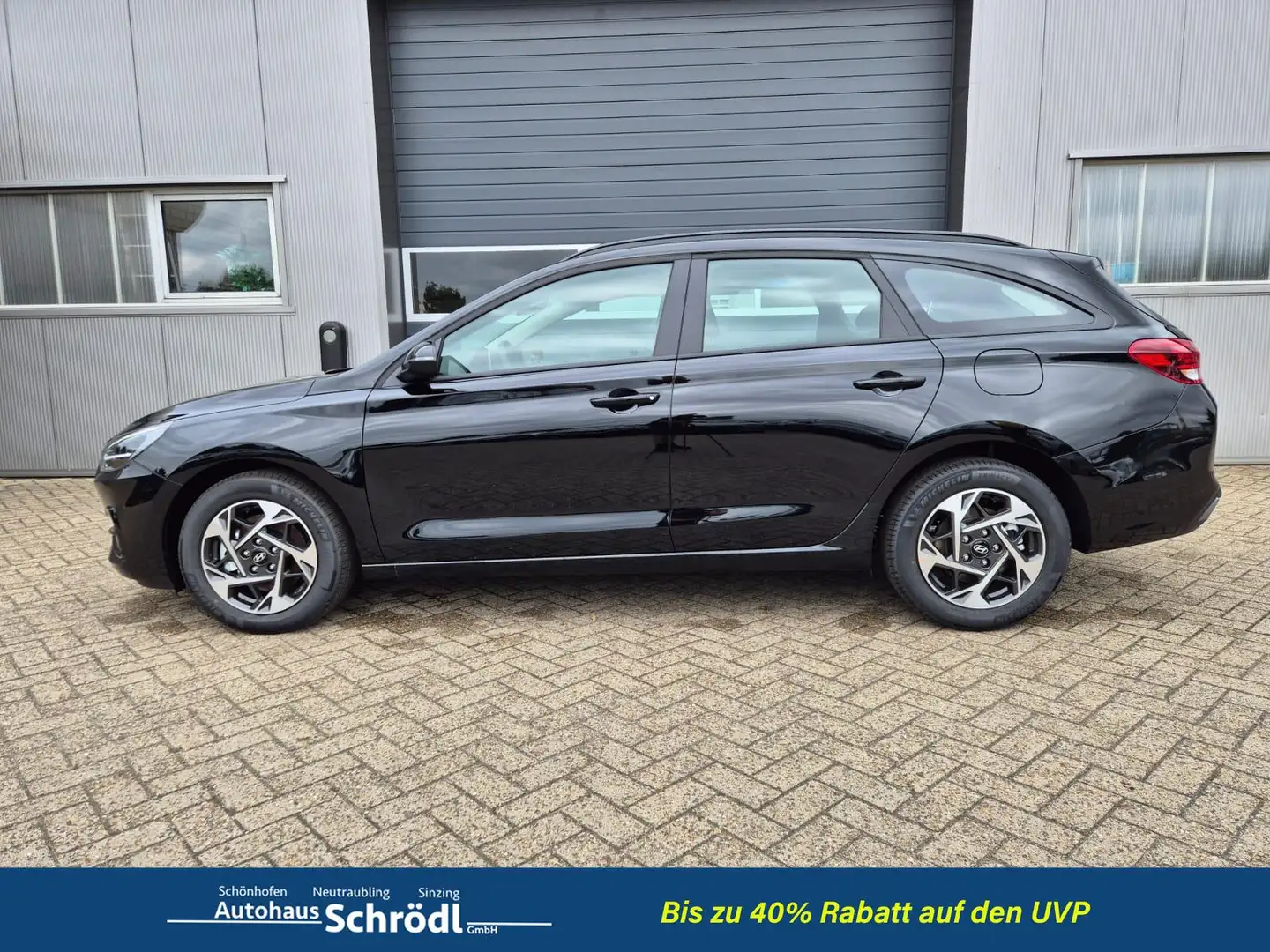 Hyundai i30 Kombi  1.0 T-GDI 100PS Automatik AbstandsTempom... Schwarz - 2