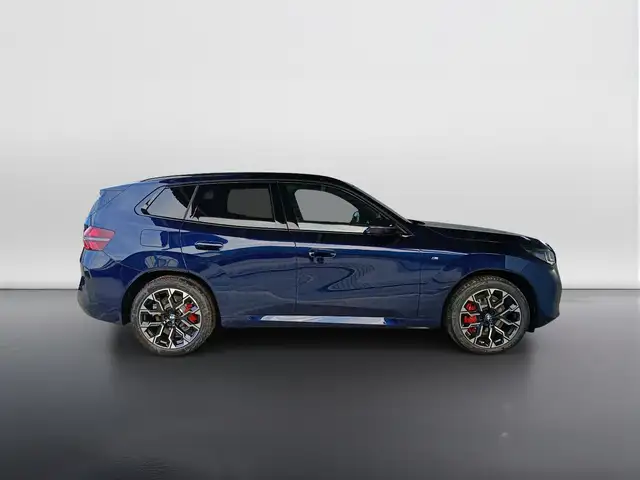 BMW X3 view 3