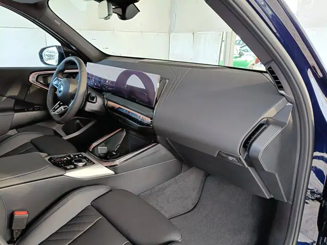 BMW X3 view 10