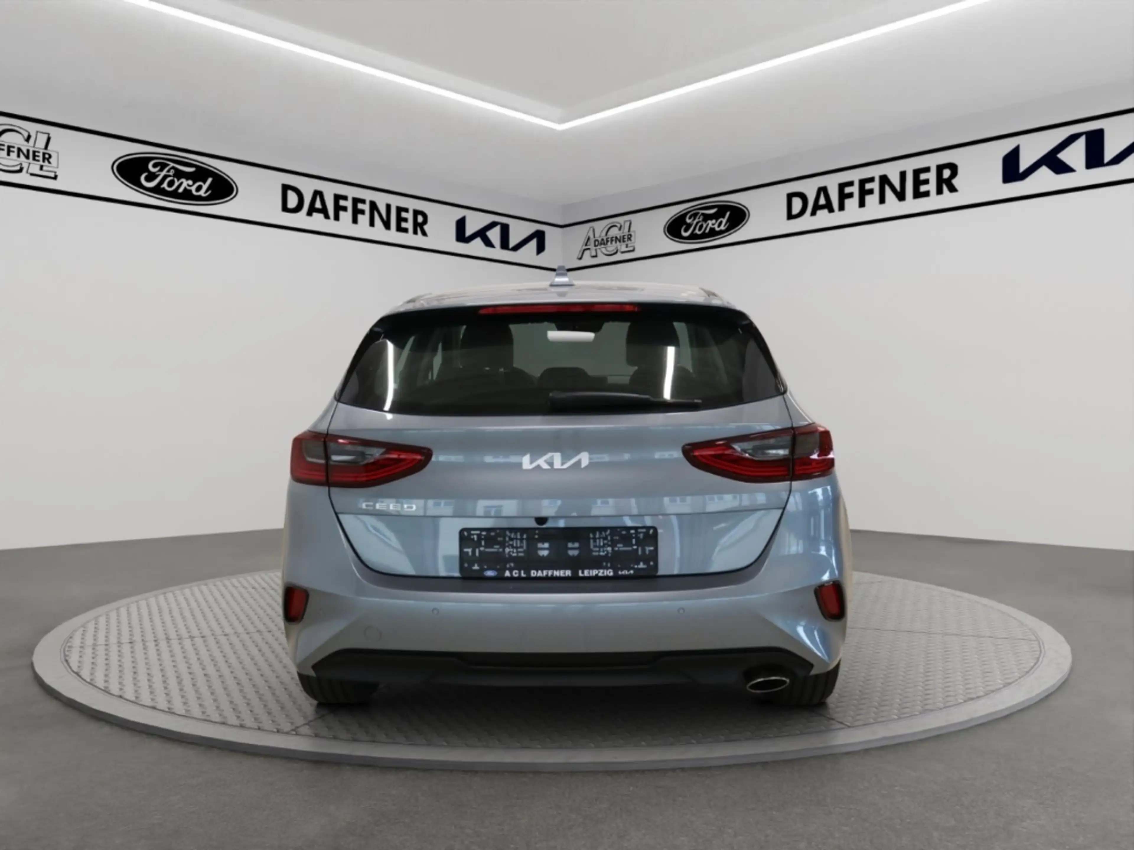 Kia Ceed / cee'd Spirit 1,5 Automatik Kamera Navi SHZ Tempomat — photo 6