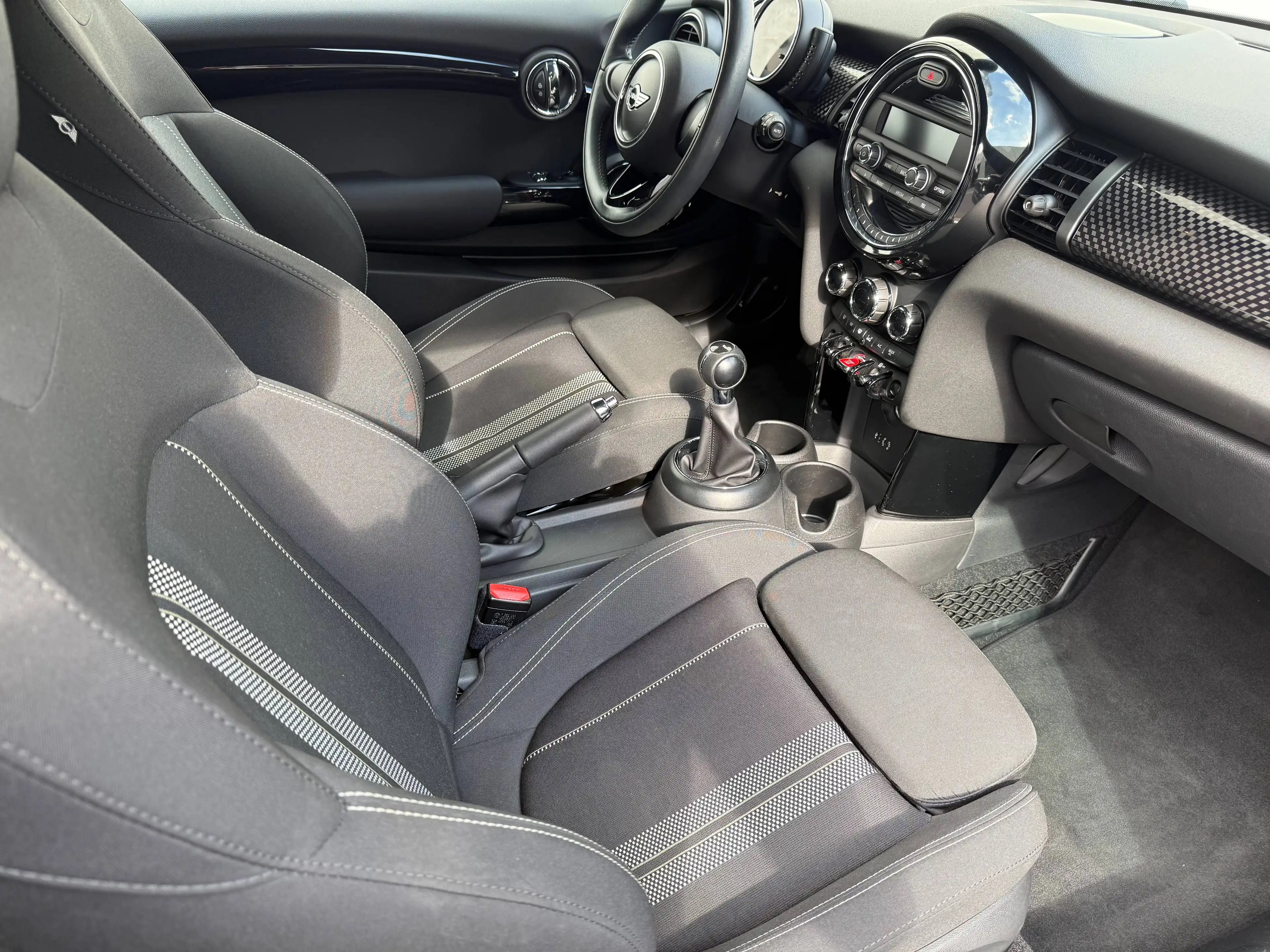 MINI Cooper S Mini 2.0 Cooper S — photo 8