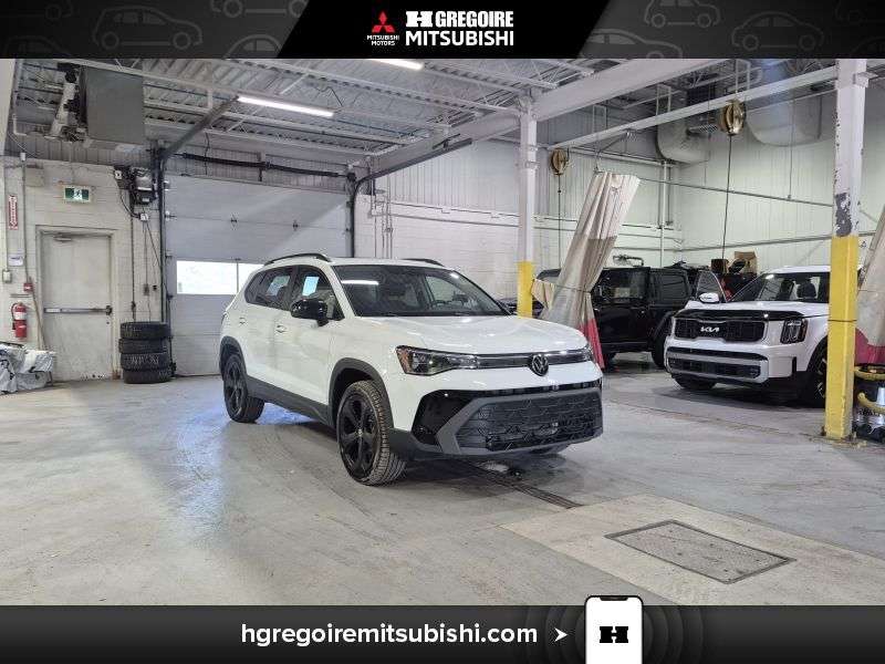 2026 Volkswagen Taos Comfortline Black Edition * Toit * Mags * Carplay