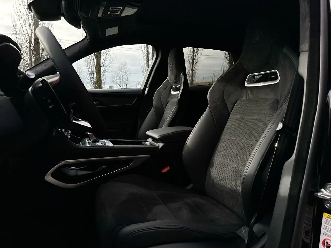 Jaguar F-Pace снимка Jaguar F-Pace