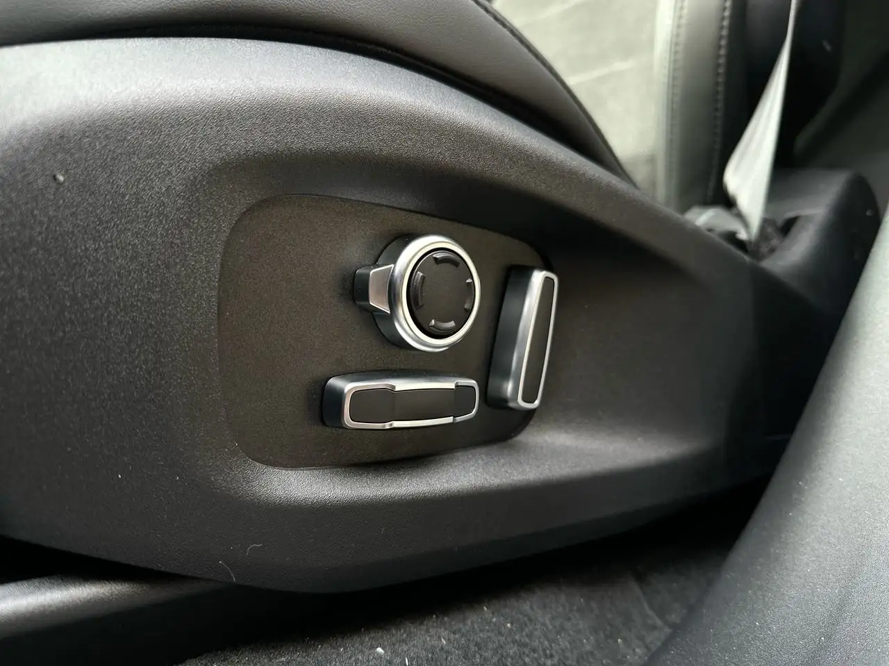 Jaguar F-Pace снимка Jaguar F-Pace