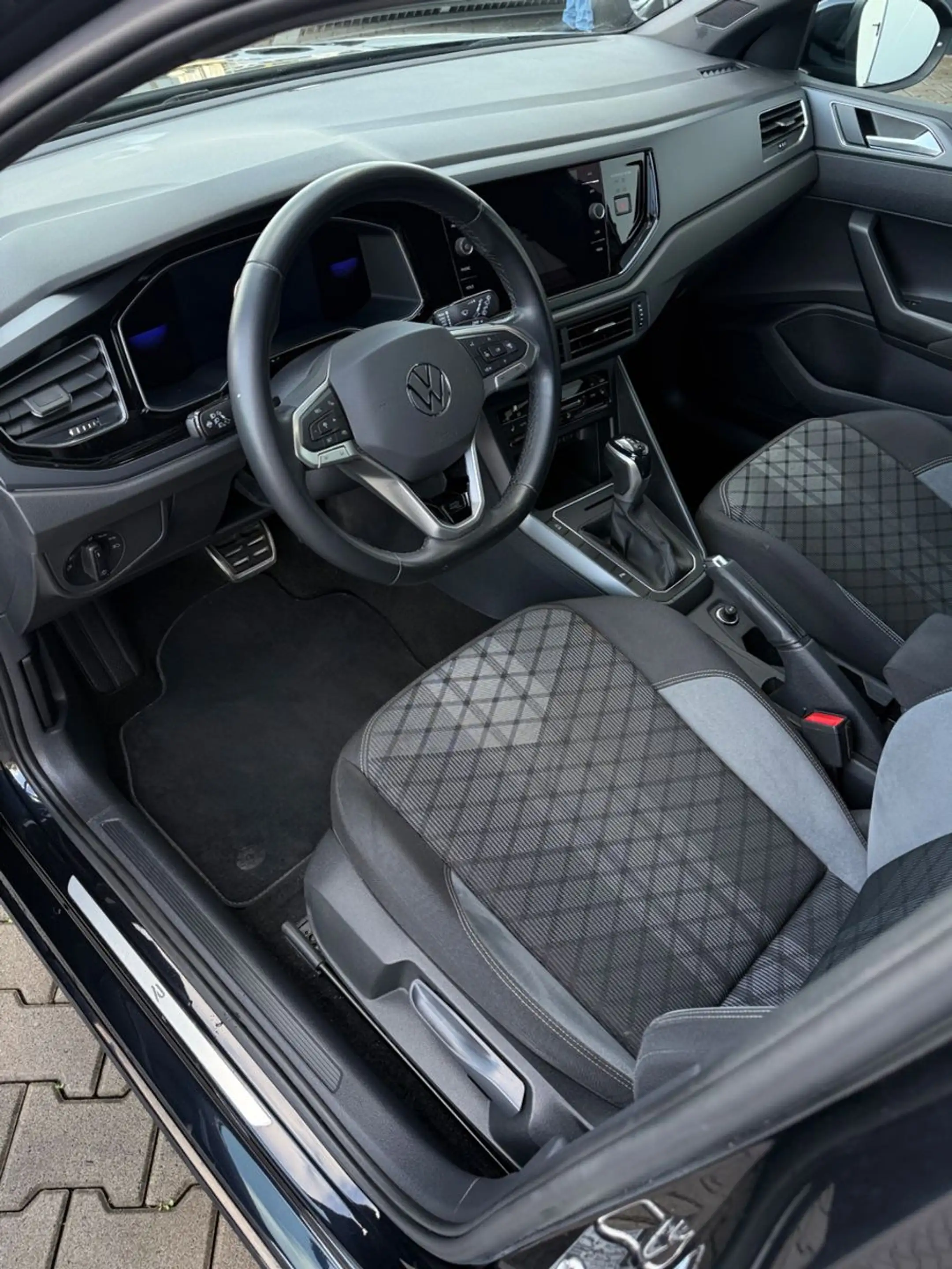 Volkswagen Taigo R-Line,Black Style,IQ Light,Kamera,AHK,ACC — photo 7