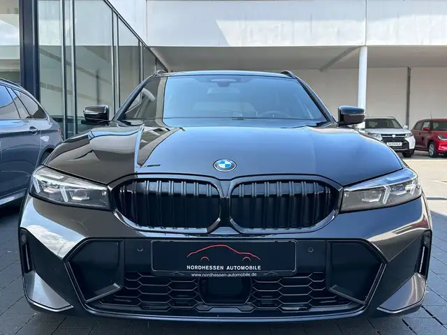 BMW 3 Series view 5