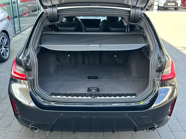 BMW 3 Series view 8