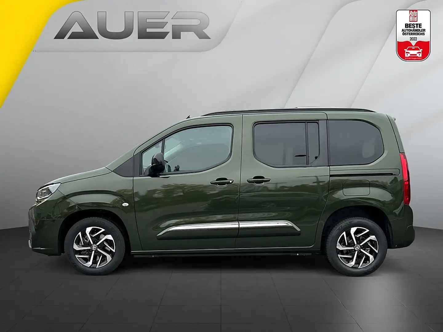 Toyota Proace City Pro Ace City Verso 1,5l 100PS Family L1 Grün - 2