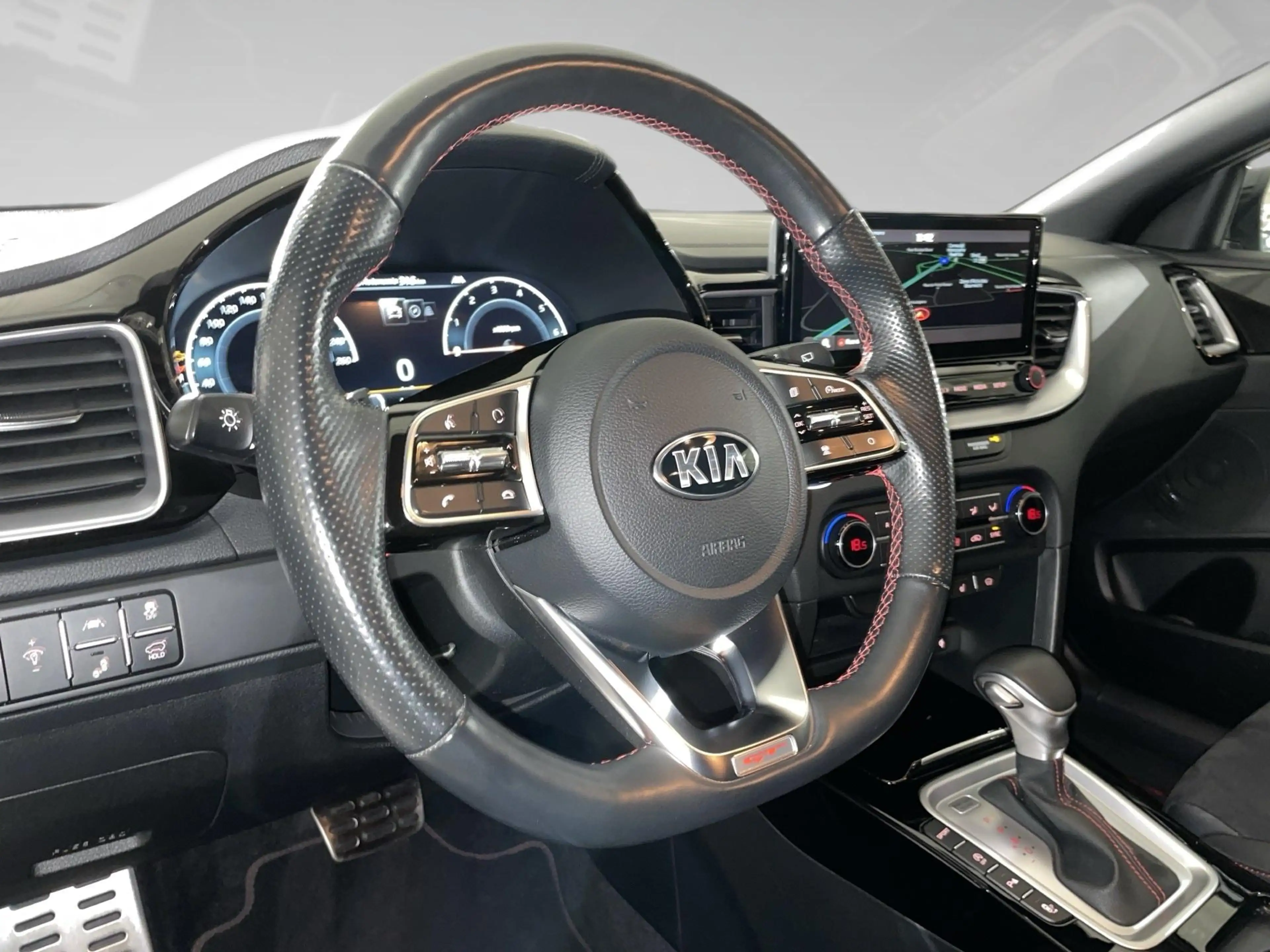 Kia ProCeed / pro_cee'd GT 1.6 T-GDI 204 DCT ISG — photo 8