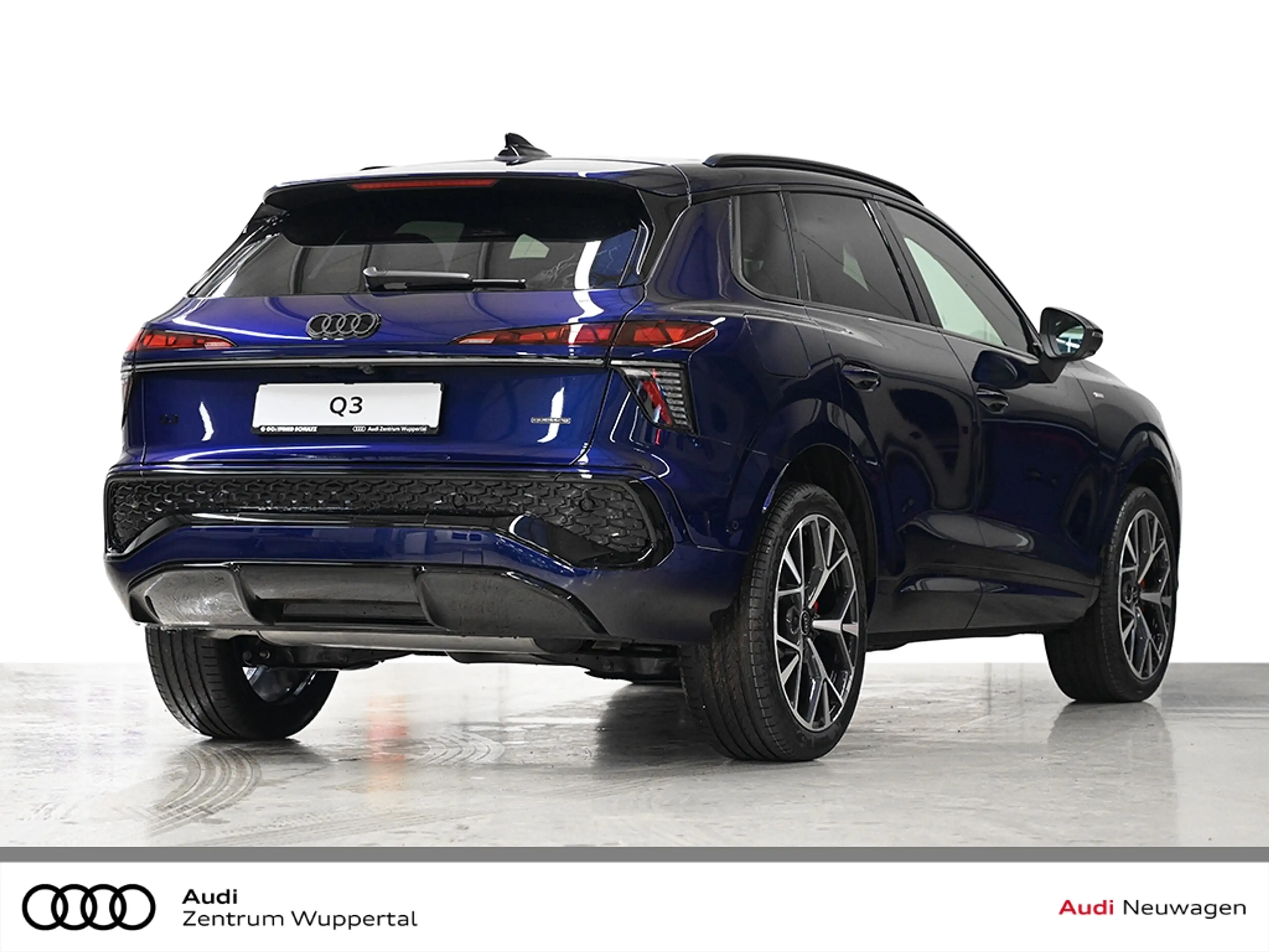 Audi Q3 SUV S tronic TFSI quattro 195 kW — photo 3