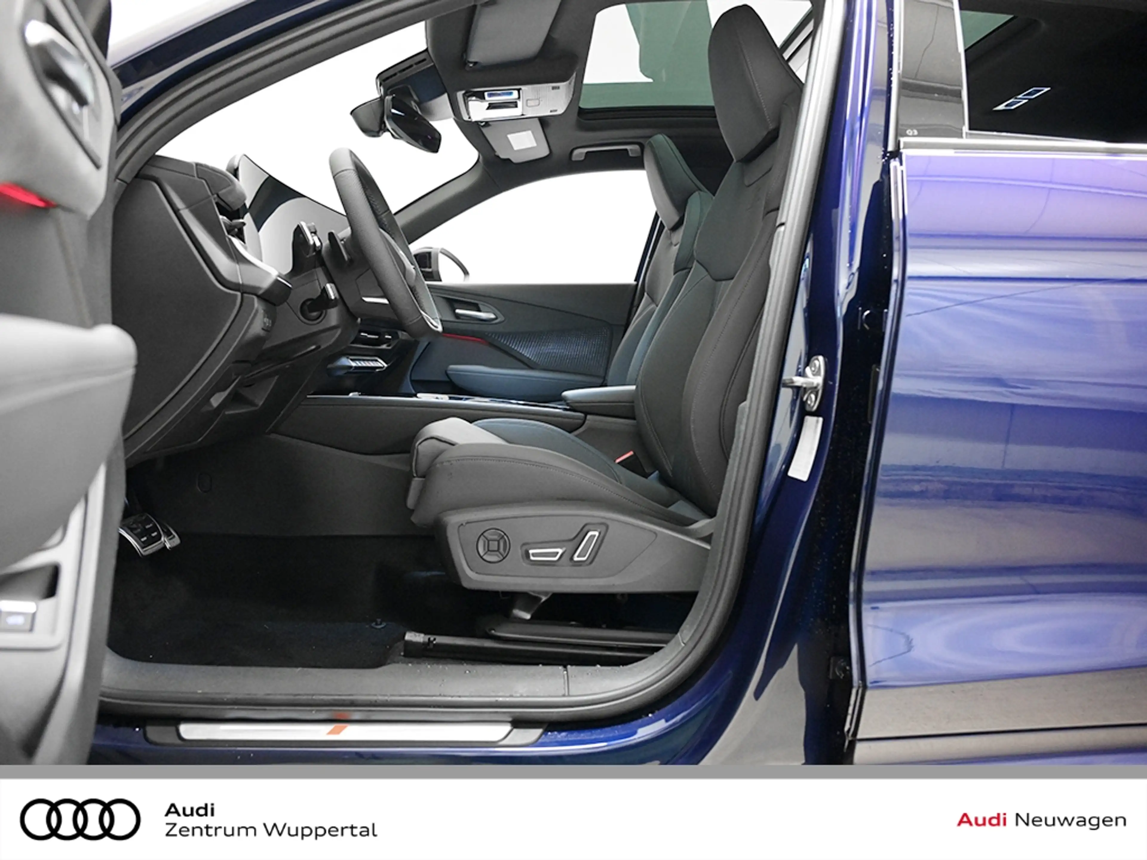 Audi Q3 SUV S tronic TFSI quattro 195 kW — photo 12