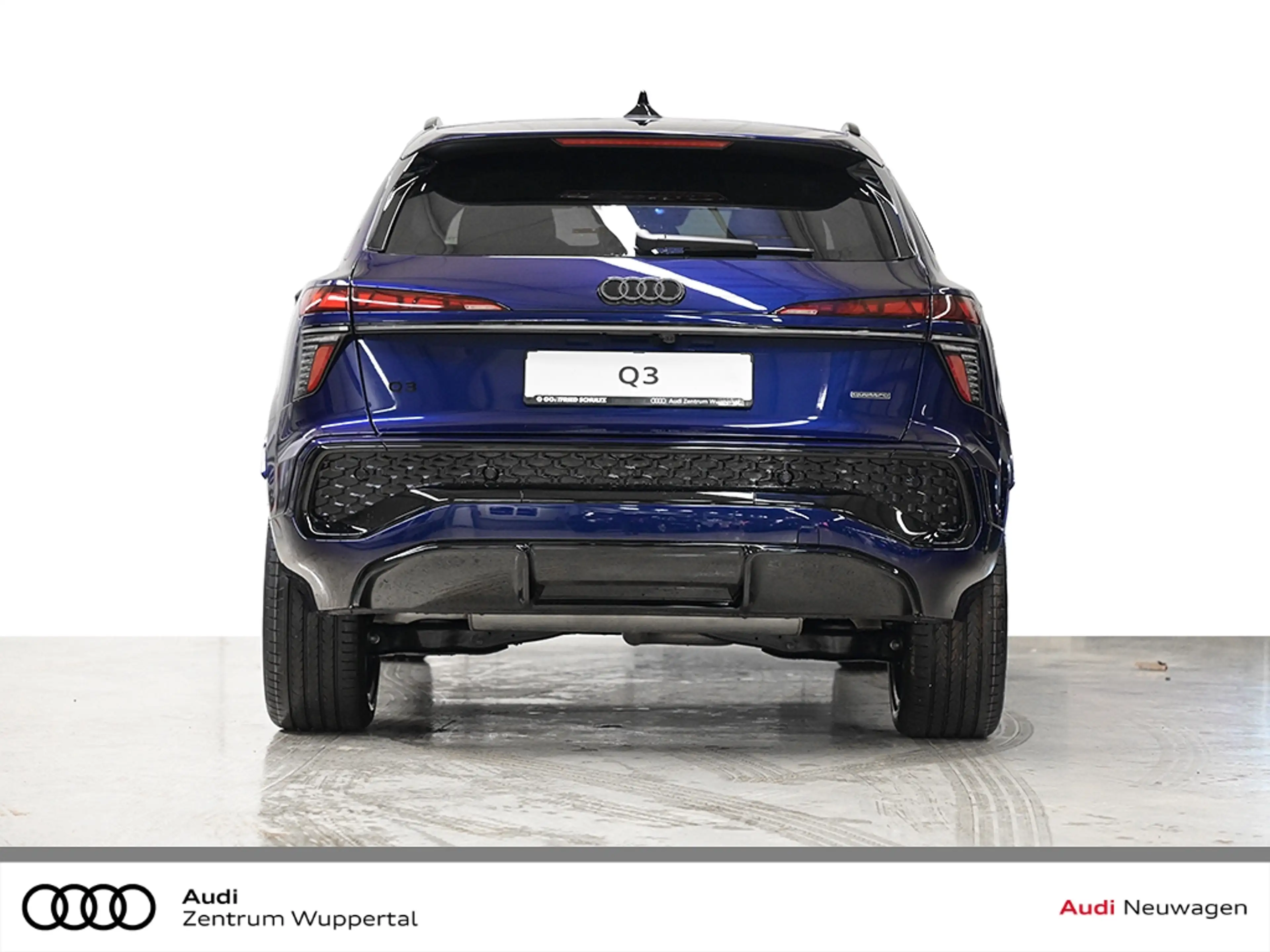 Audi Q3 SUV S tronic TFSI quattro 195 kW — photo 5