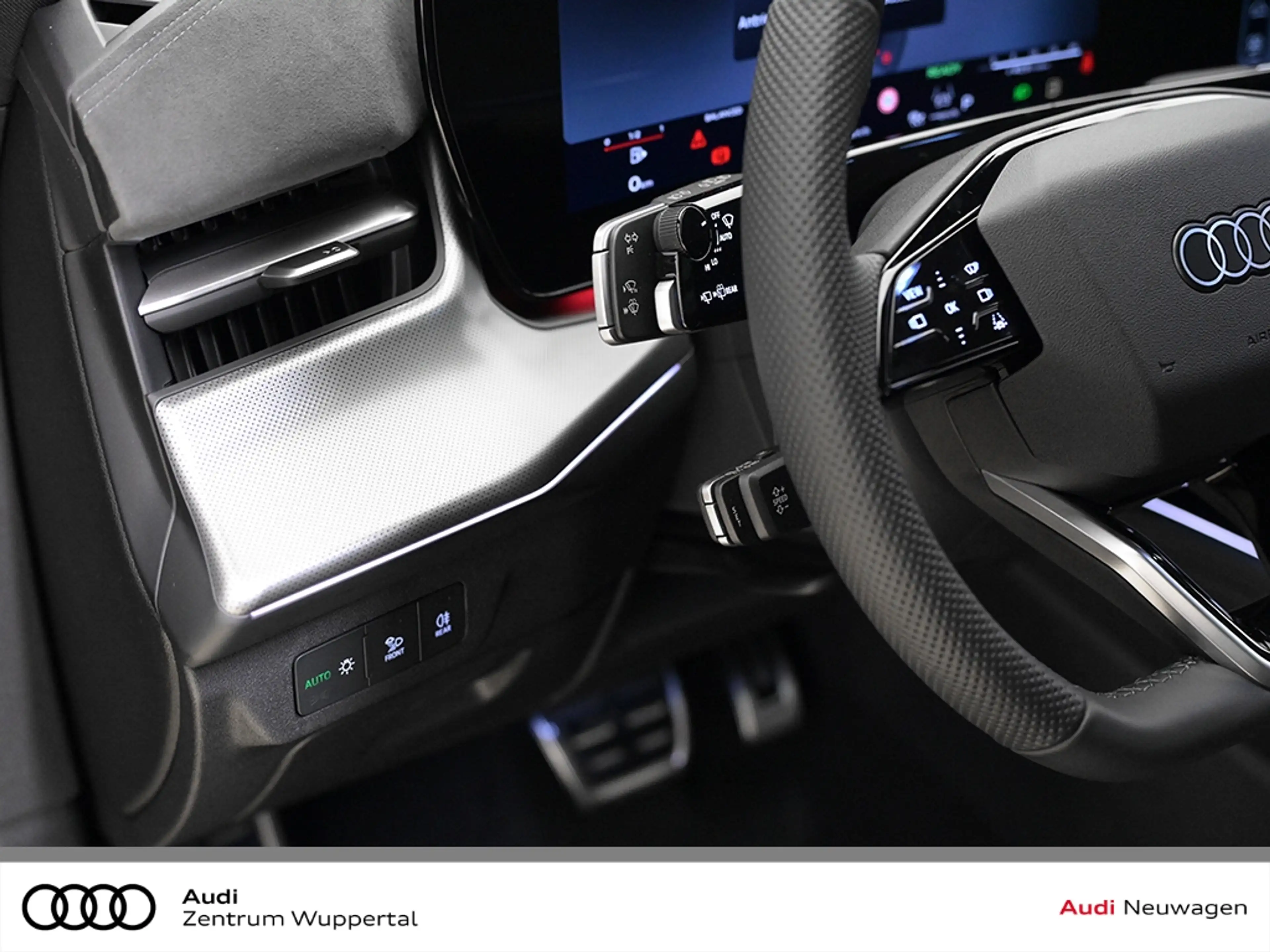 Audi Q3 SUV S tronic TFSI quattro 195 kW — photo 10