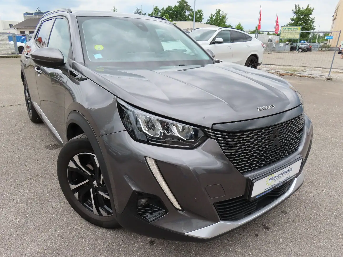 Peugeot 2008 1.5 BlueHDI Allure, Led, Navi, Kamera... Grau - 2
