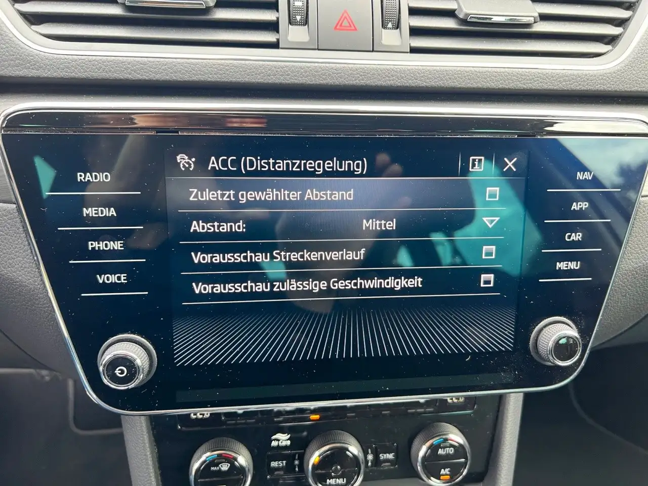 Skoda Superb 2.0TDI Ambition DSG LED SHZ ACC ASSIST, миниатюра 22