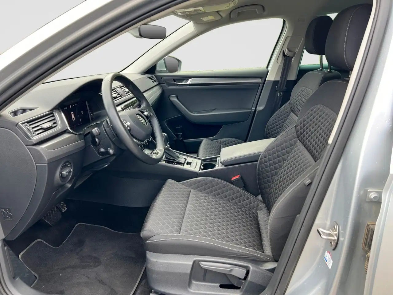 Skoda Superb 2.0TDI Ambition DSG LED SHZ ACC ASSIST, миниатюра 10