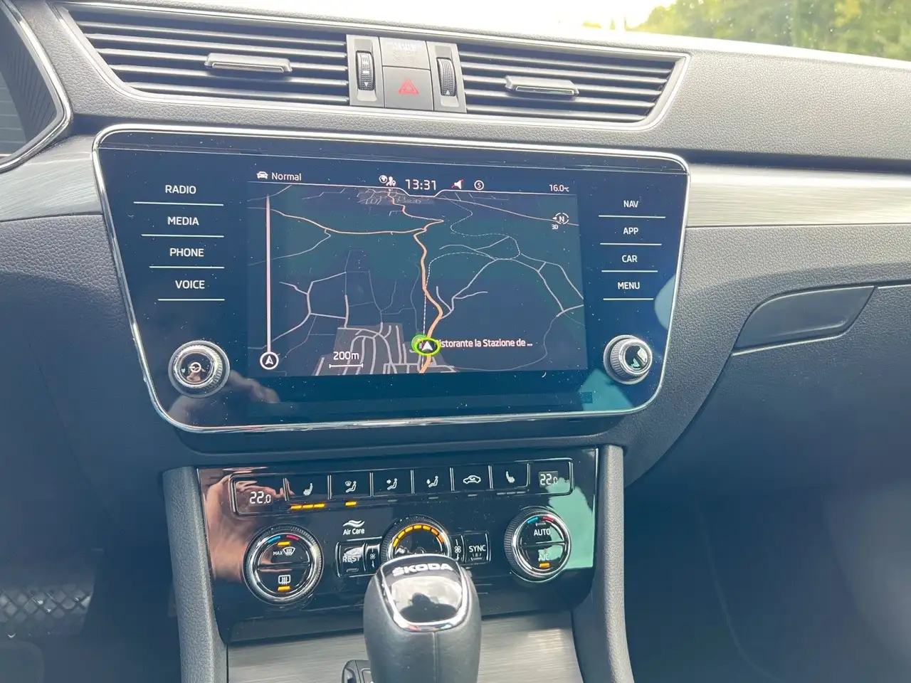 Skoda Superb 2.0TDI Ambition DSG LED SHZ ACC ASSIST, миниатюра 17