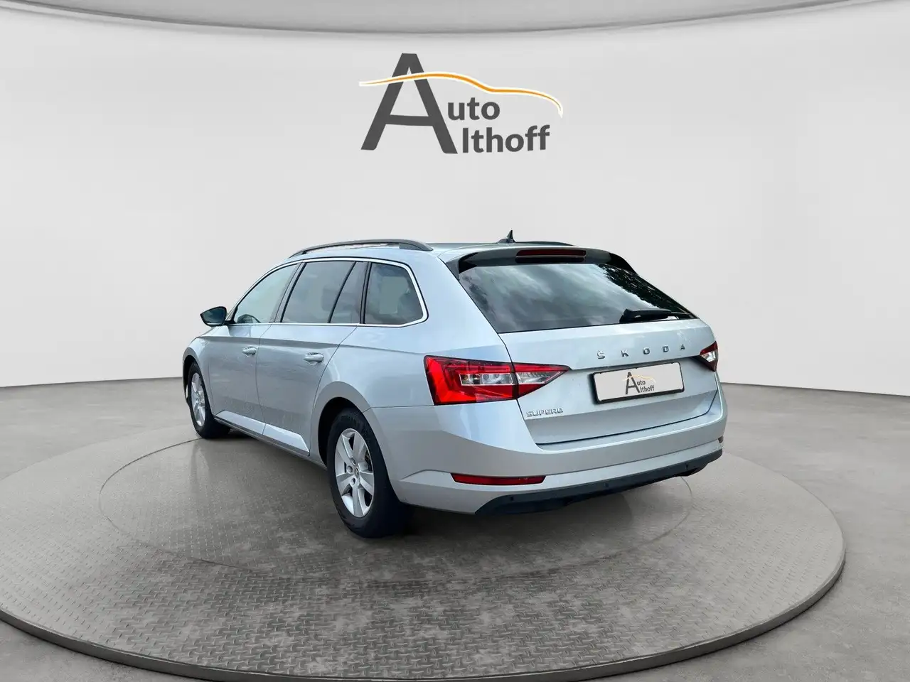 Skoda Superb 2.0TDI Ambition DSG LED SHZ ACC ASSIST, миниатюра 4