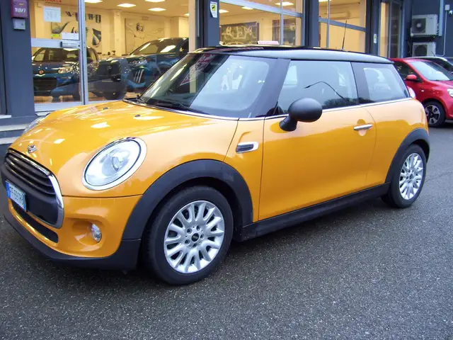 MINI One D Mini IV F55-F56 2014 1.5 Business 3p
