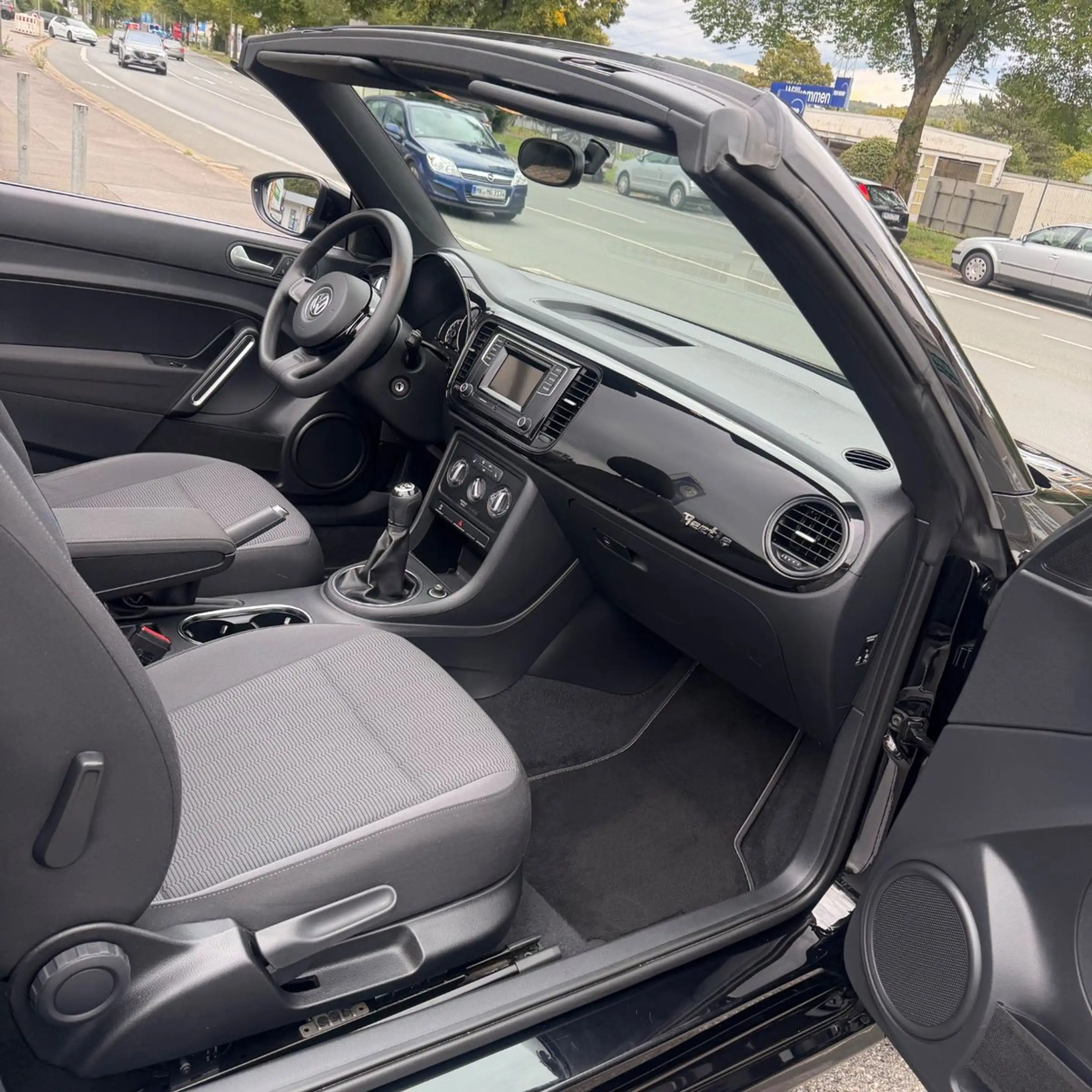 Volkswagen Beetle Cabriolet *neue ALLWETTERREIFEN*Sitzheizu — photo 9
