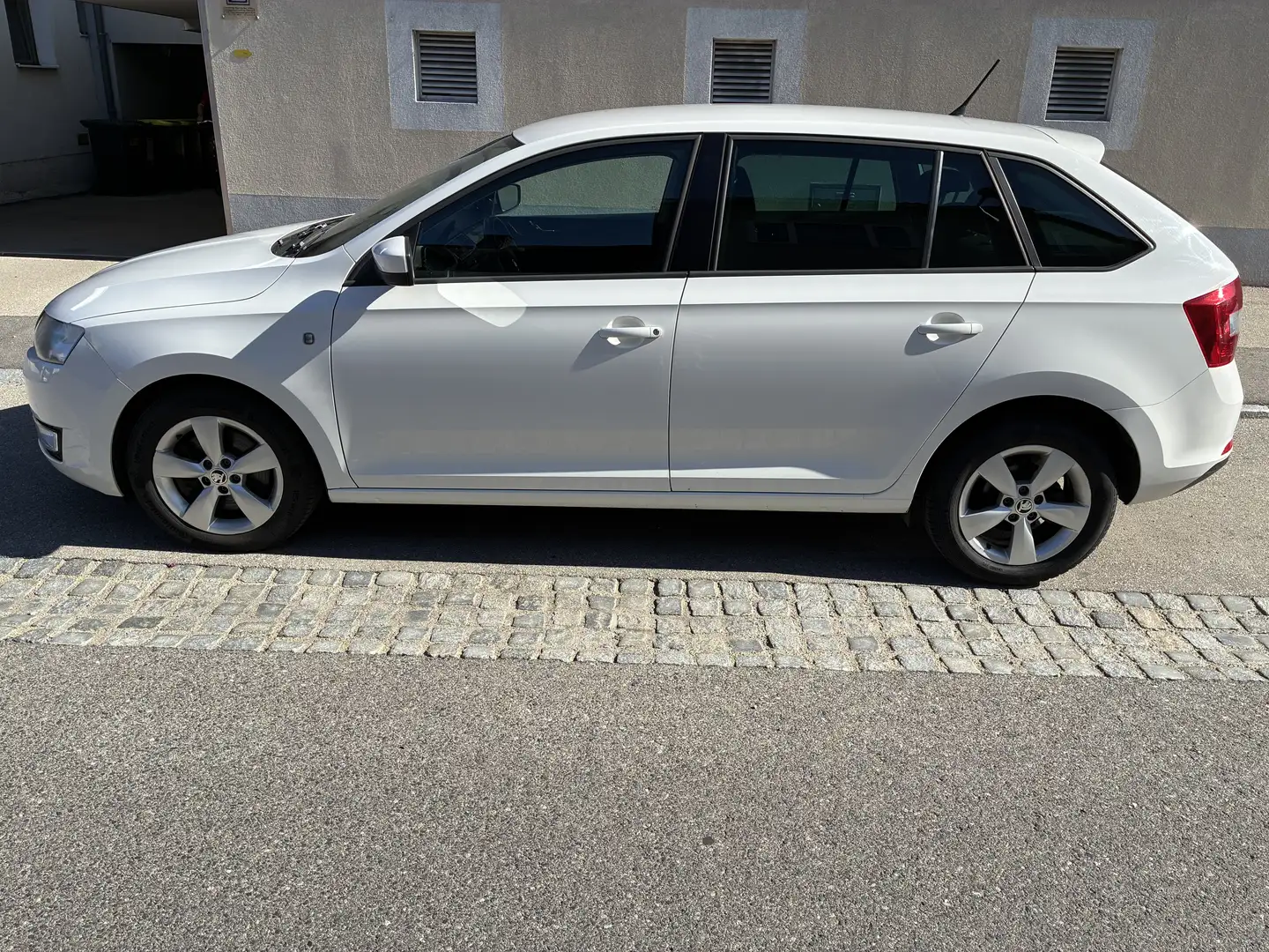 Skoda Rapid/Spaceback Rapid Spaceback 1,6 TDI Weiß - 1