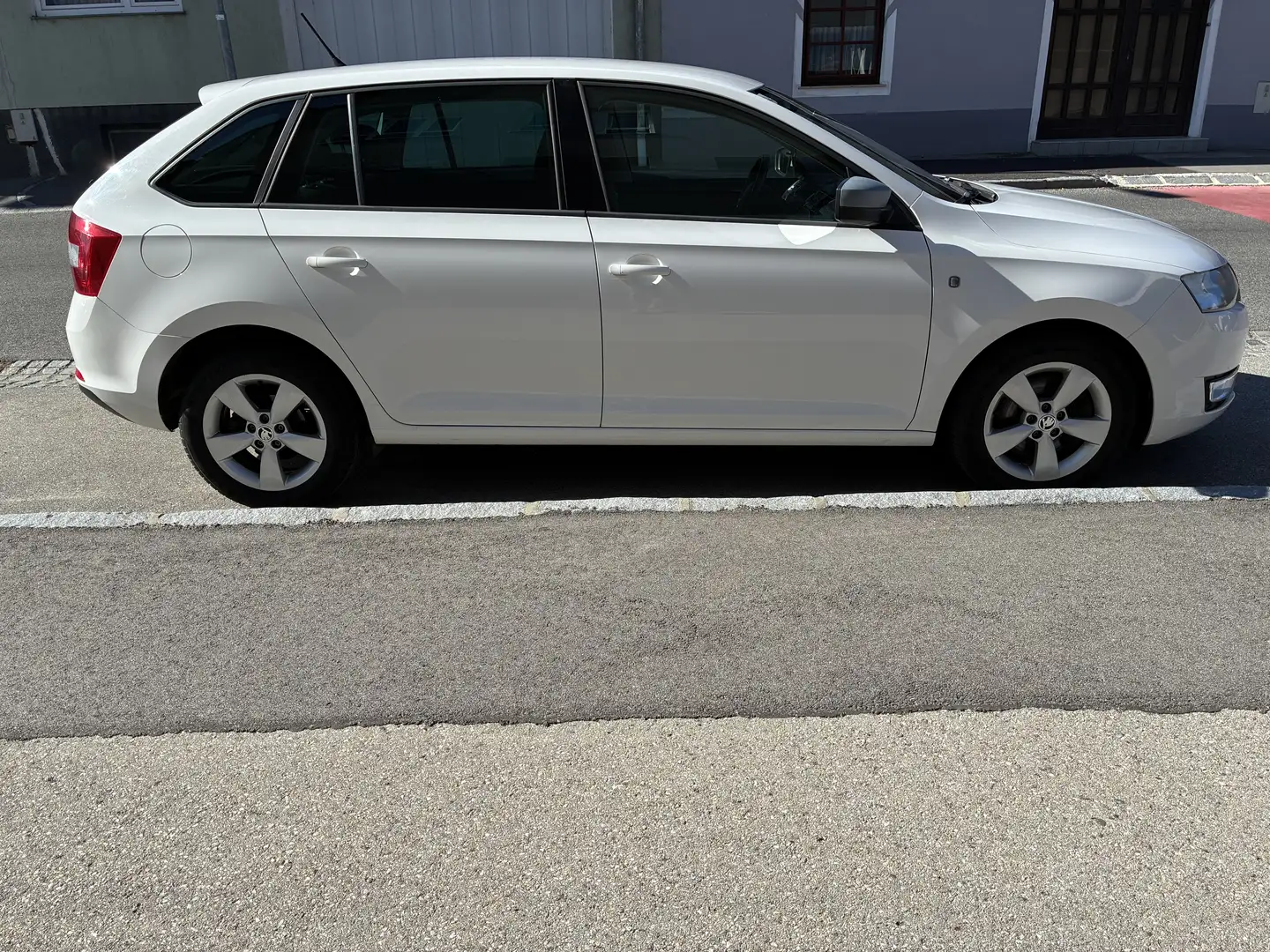 Skoda Rapid/Spaceback Rapid Spaceback 1,6 TDI Weiß - 2