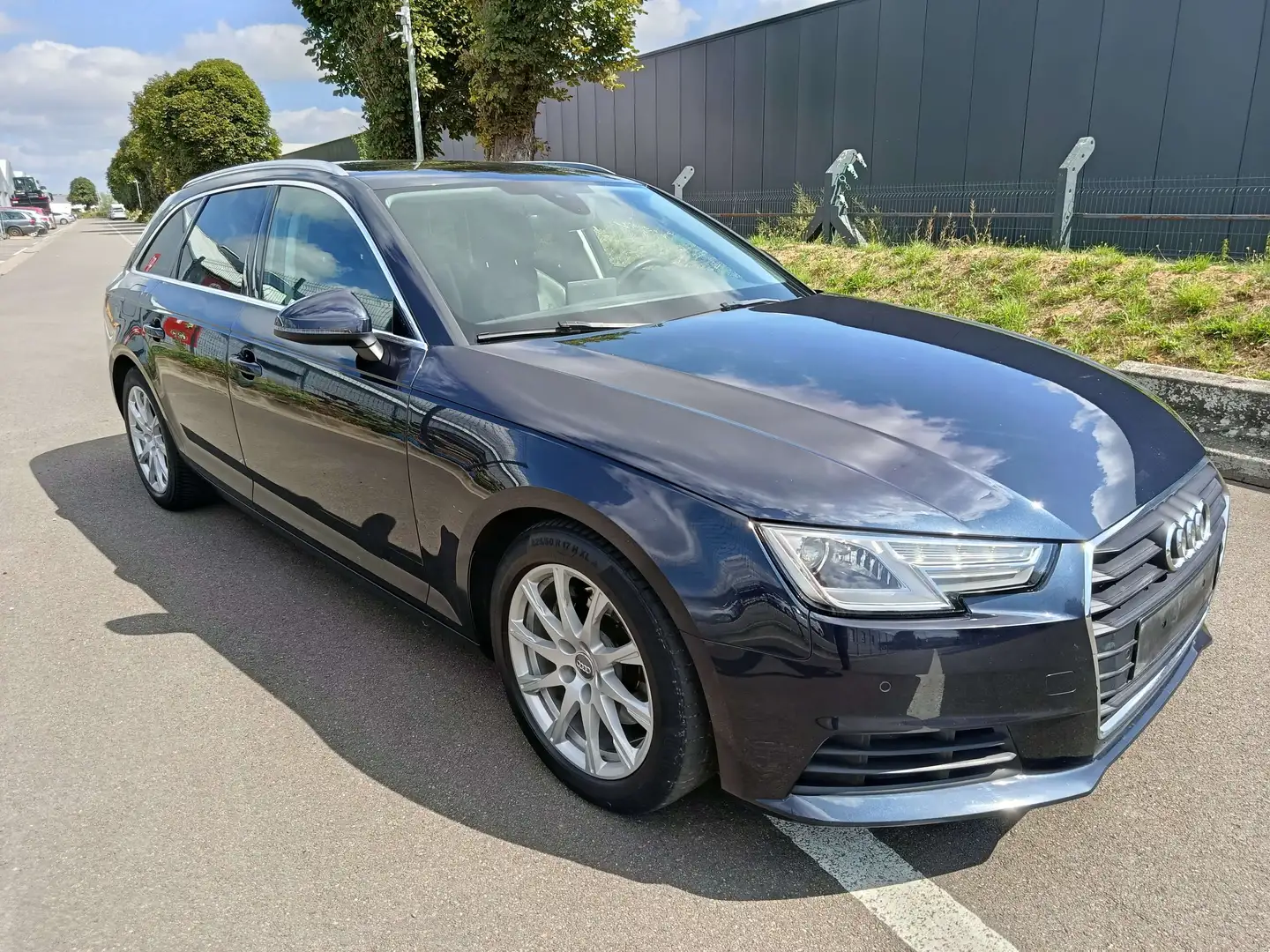 Audi A4 A4 Avant 2.0 TDi Design S tronic Bleu - 2