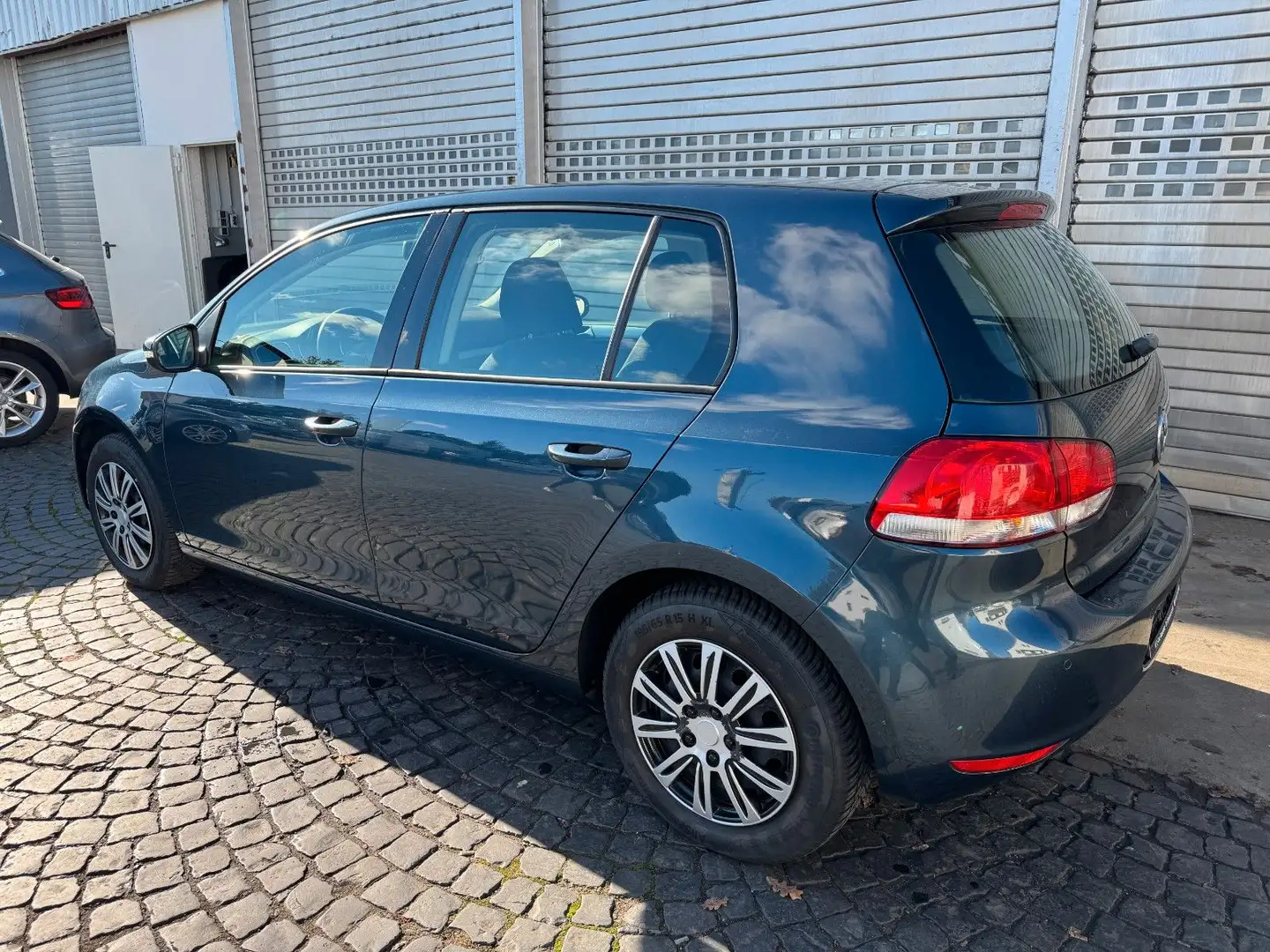 Volkswagen Golf VI Trendline 1.4 80PS Bleu - 2