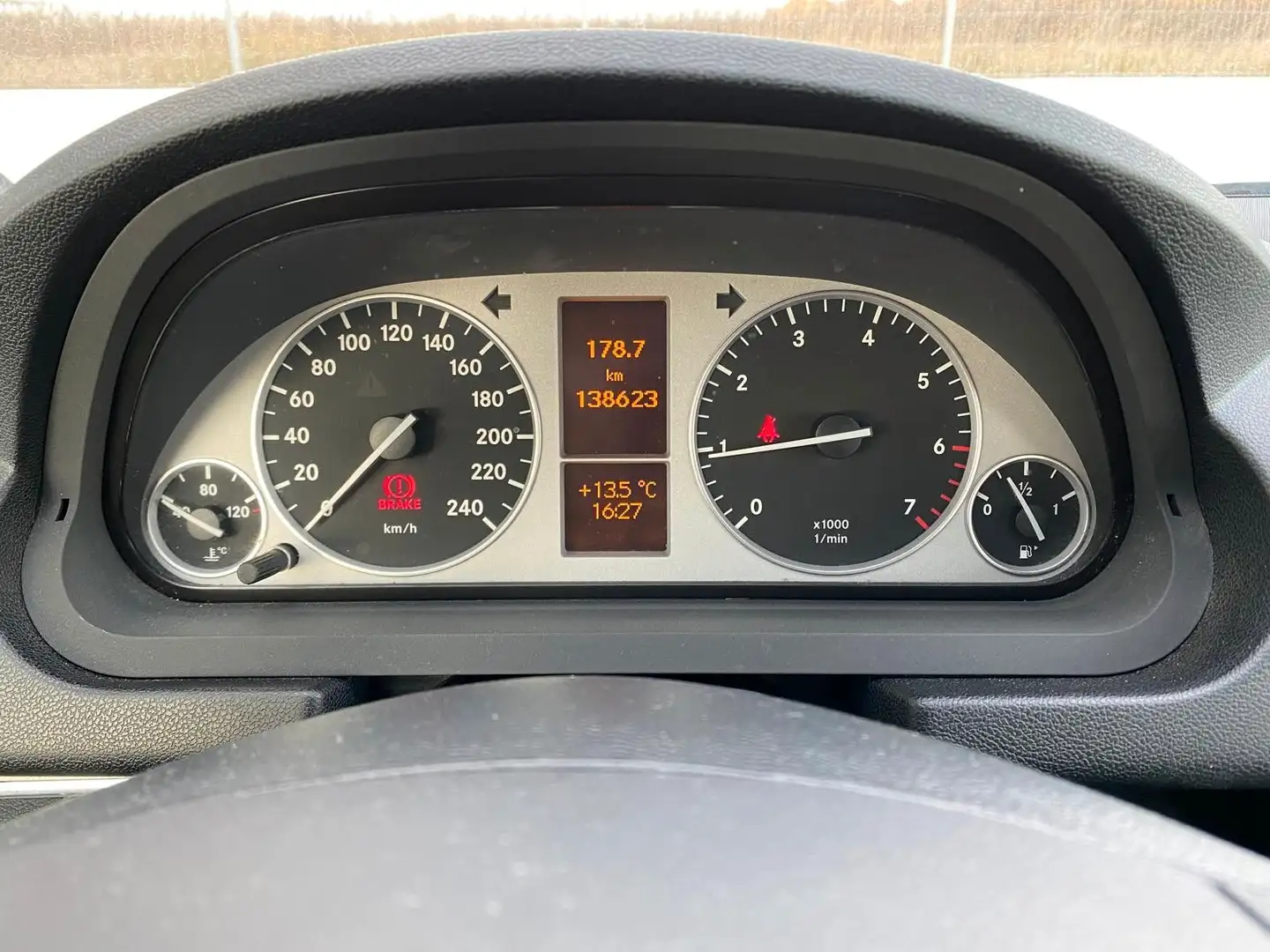 Mercedes-Benz B 180 |Navi|TÜV Schwarz - 2